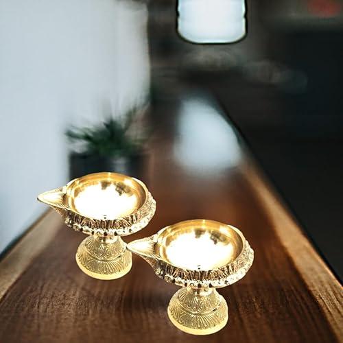 Vista 6 de athizay Juego de diya de latón Paquete de 2 lámparas de aceite tradicionales indias para Pooja, Diwali y decoración espiritual Vilakku de latón
