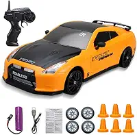 Carro RC Drift 1/24 2,4 GHz 4WD Controle Remoto Esportivo Corrida, Baterias e Pneus Drift (GTR Amarelo e Preto)