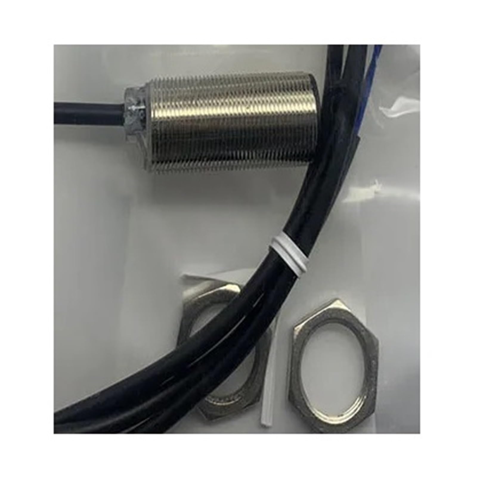 Détecteur BESM18MG-GSC70B-BP05 pour éviter les pannes de tri sur ligne robotisée