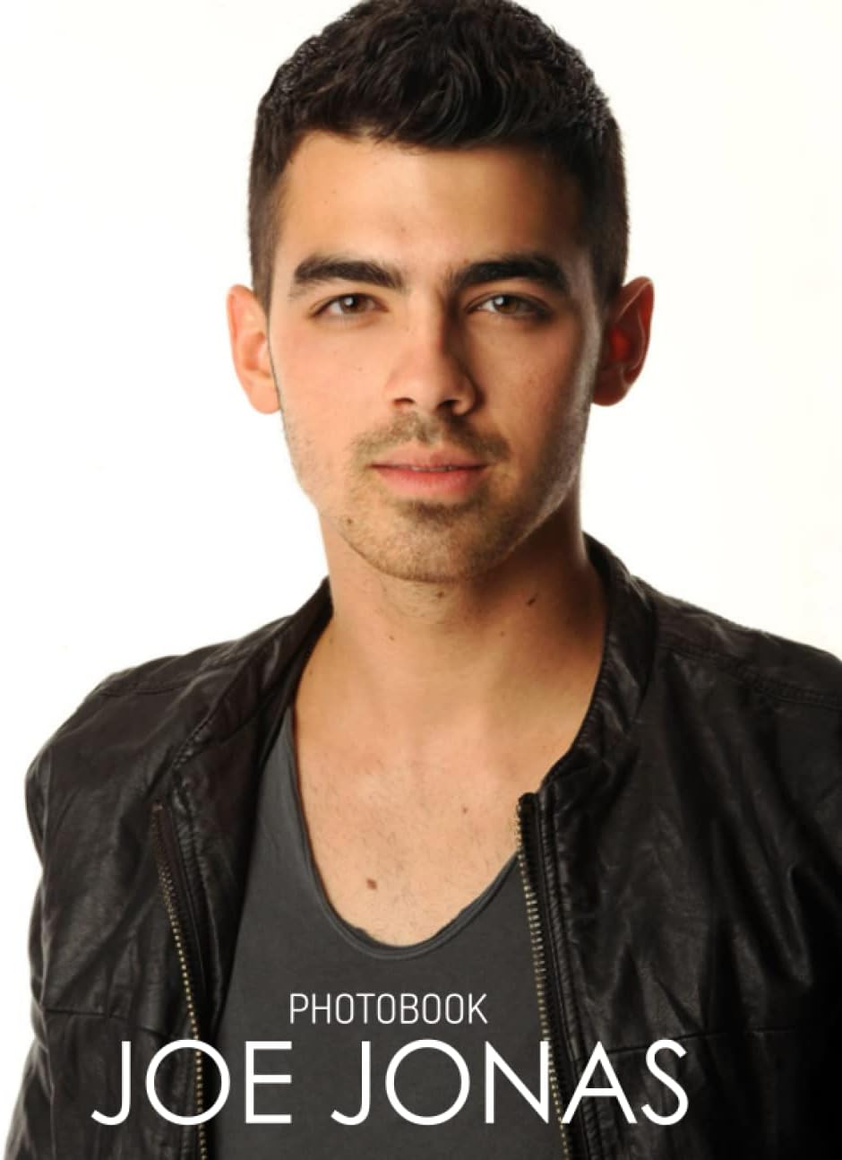 𝙅𝙤𝙚 𝙅𝙤𝙣𝙖𝙨 Photobook: Beautiful Pictures Of Joe Jonas [Celeb Edition]
