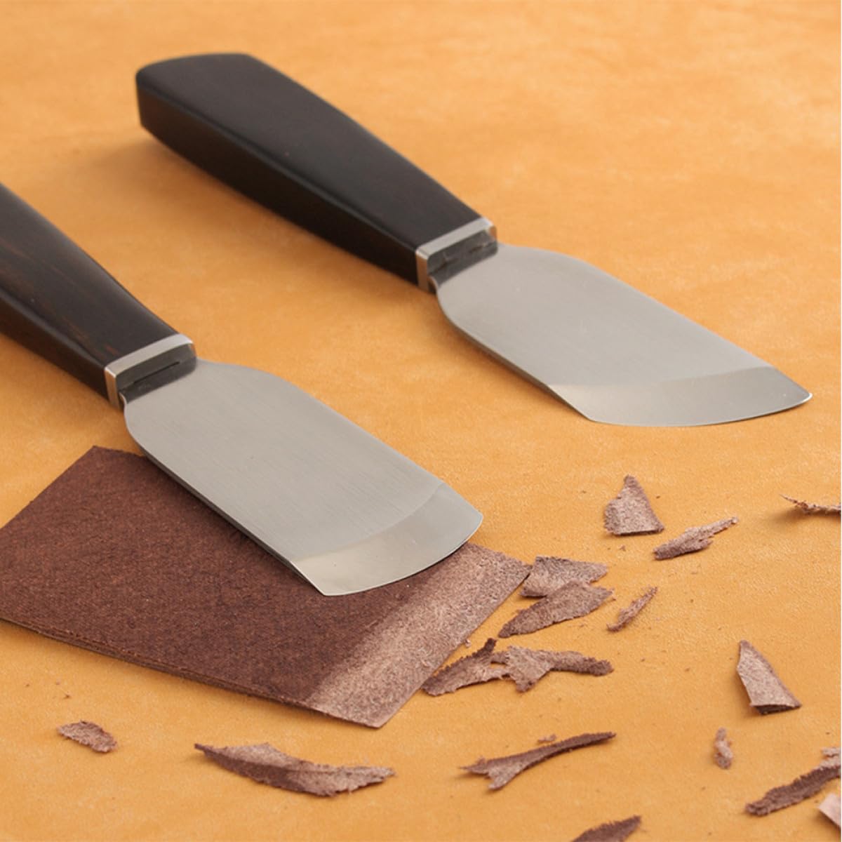 Gatuida Herramienta para Artesanía de Cuero, Cuchillo de Corte Acero, Filo Biselar y Pelado Antideslizante para DIY