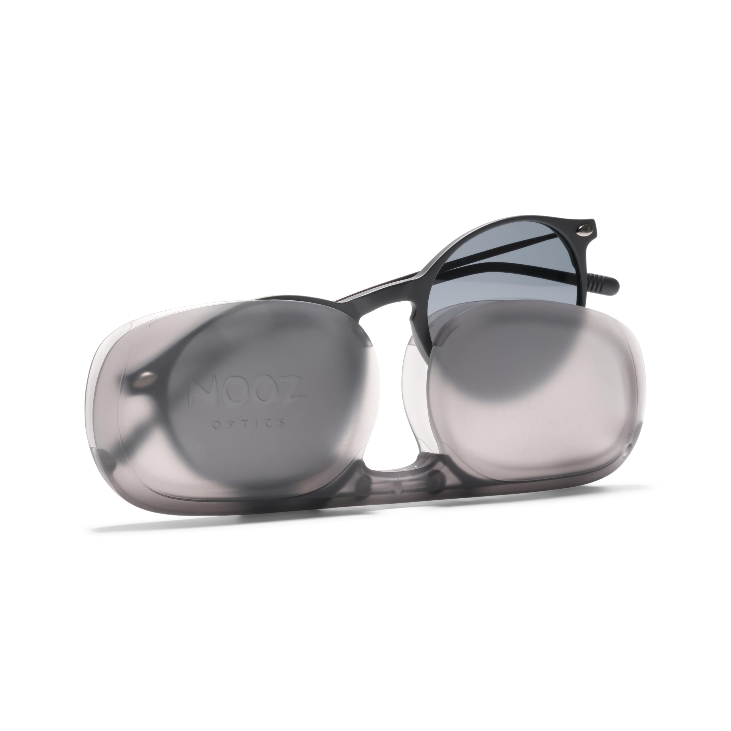 NOOZ Optics Occhiali da Sole da Lettura Unisex - Leggeri con Custodia Compatta - Occhiali da Lettura Uomo e Donna - CRUZ - Rotondi