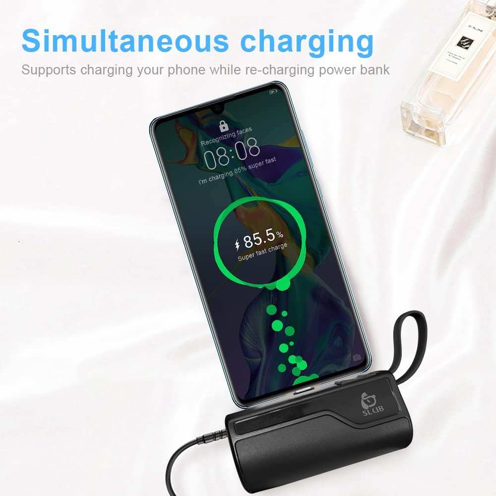 SLuB Mini Power Bank simultaneously charging a smartphone