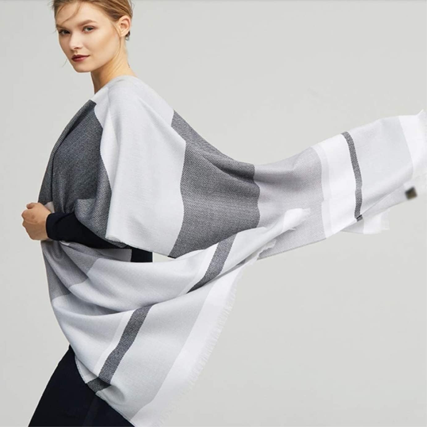 美品✨ 現行タグ バーバリー ウールコート ダブルボタン メガチェック 140 美品✨ 現行タグ バーバリー ウールコート ダブルボタン メガ