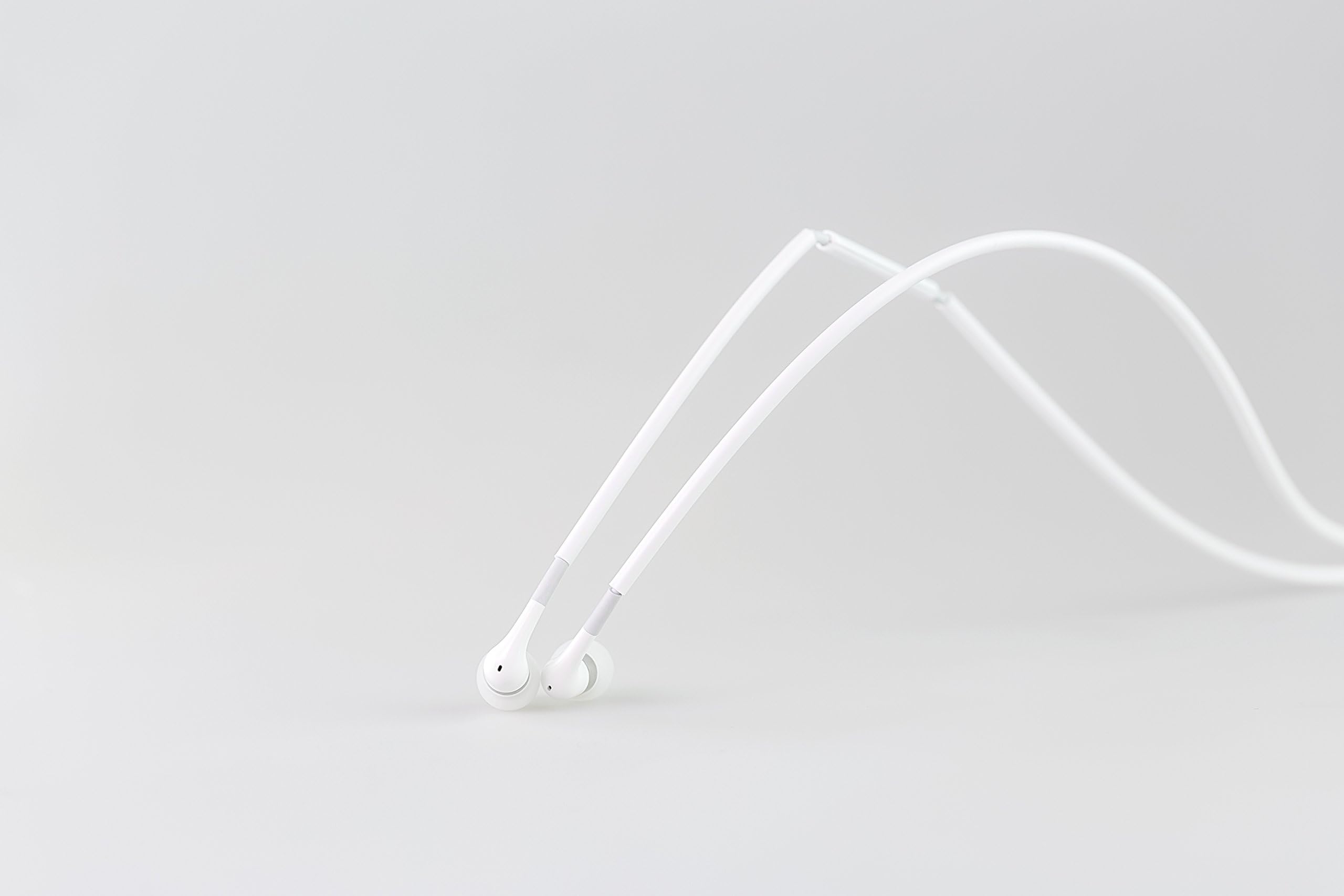 (White) Anti-Tangling, Protective & Fashionable Sleeves for Earbuds …