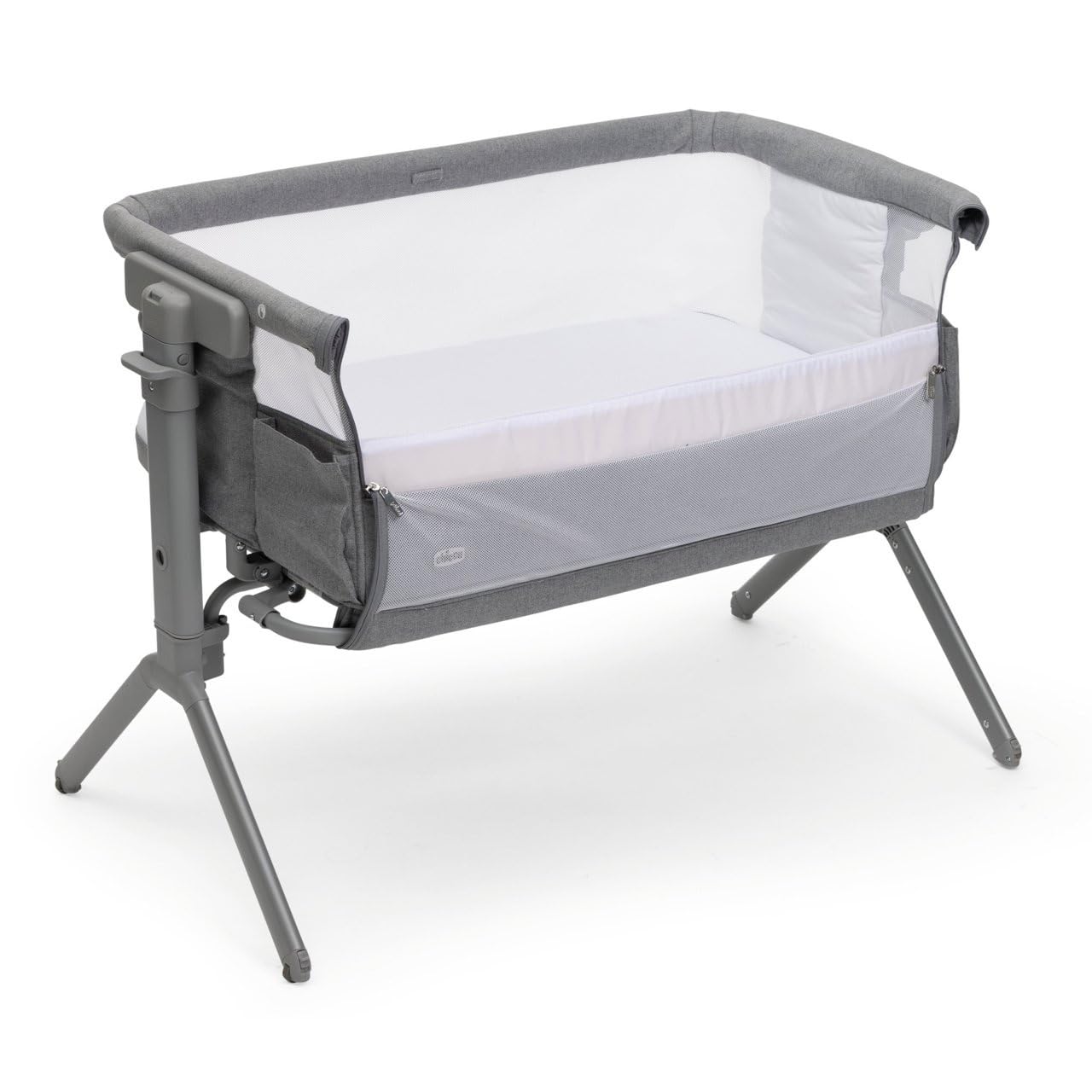 Chicco Next2Me Armonia, Culla Neonato Fianco Letto, Spondina Apribile, 11 Livelli di Altezza, Altezza Regolabile da 66 fino a 83 cm, 4 Ruote, Ottima Circolazione dell’Aria, Grigio
