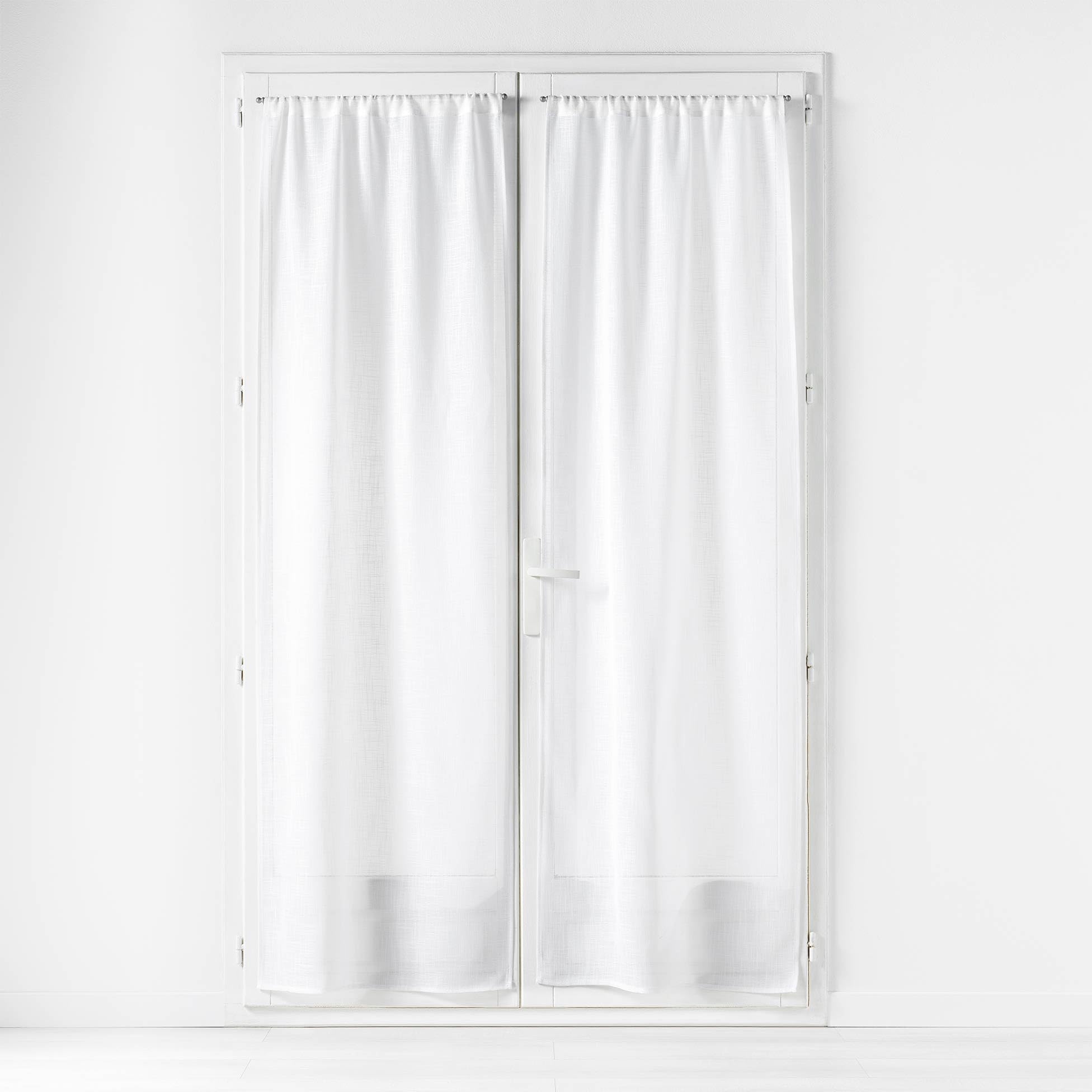 Visillos de ojales Haltona blanco de 70x200 cm para solucionar la falta de luz y de intimidad