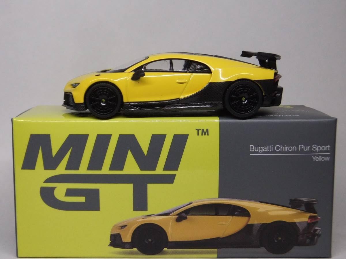 TSM 1/43 ブガッティ シロン ピュールスポーツ MINI GT 1/64 ブガッティ シロン ピュールスポール グランプリ(左