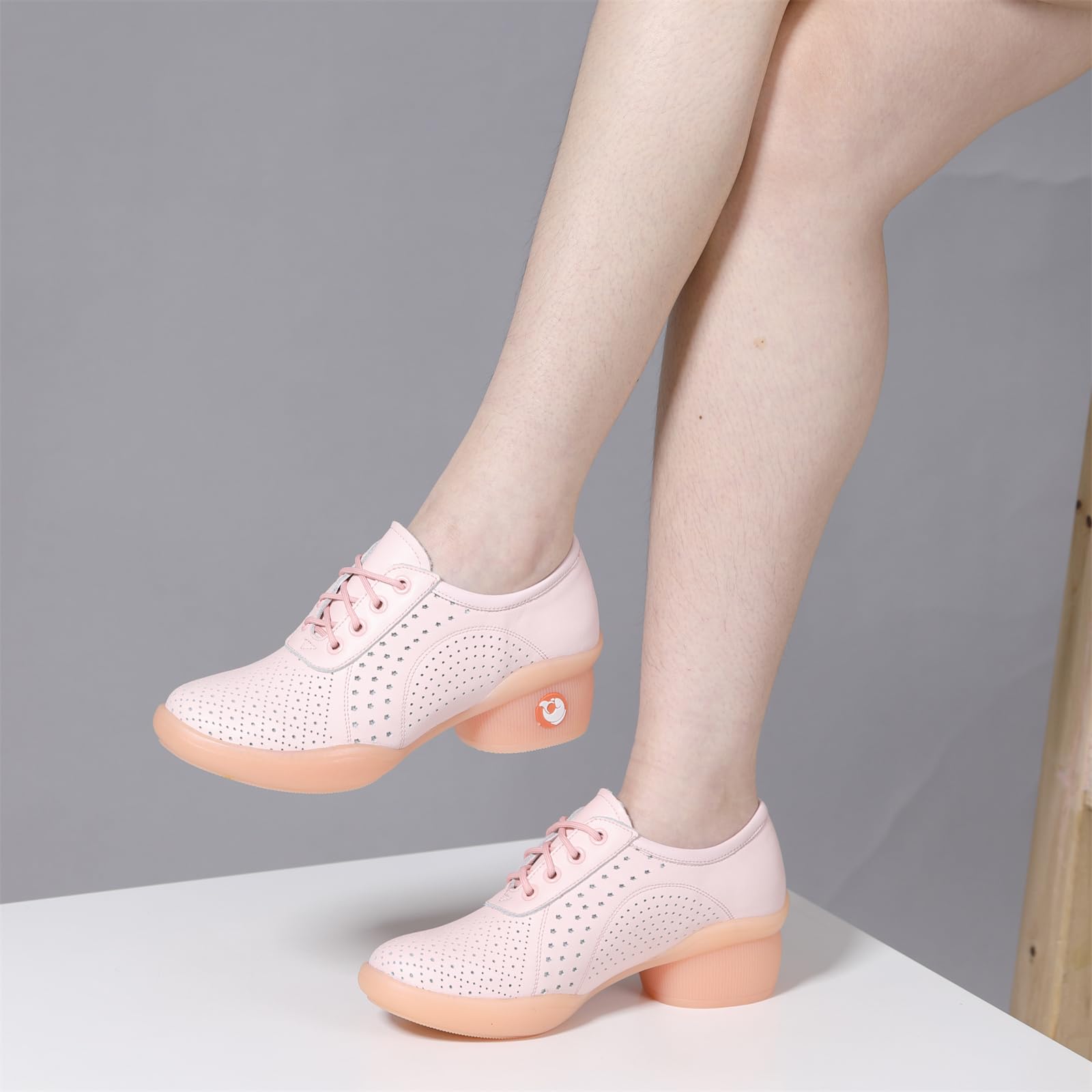 Damskie tenisówki do tańca z miękkim dnem cheerleaderek nowoczesne buty do tańca średni niski obcas oddychający