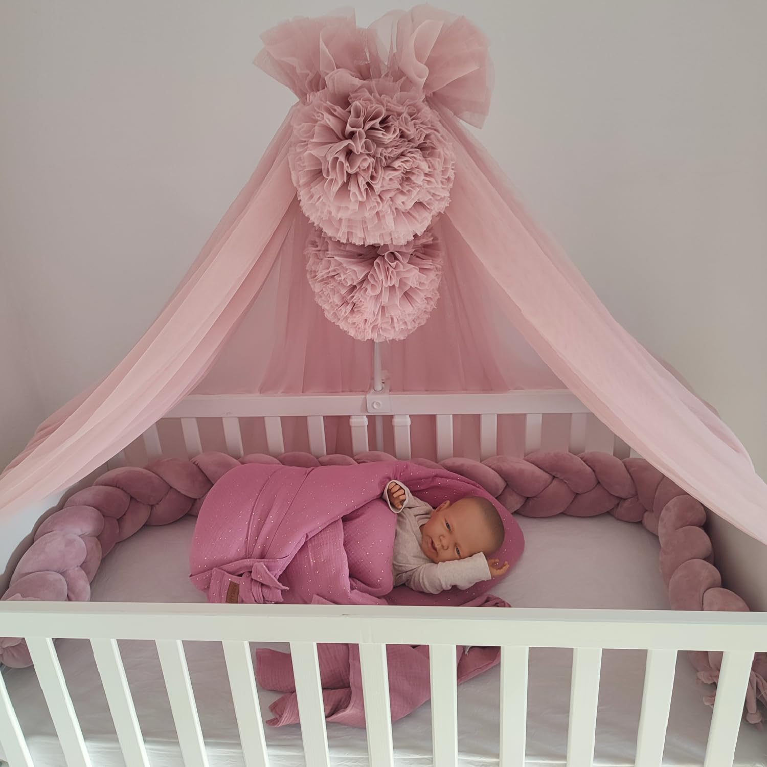 KOELL Baldachin für Kinderzimmer – Tüll Baldachin mit Pompons, Handgenäht, Bettdekoration, Oeko-Tex Material, Altrosa