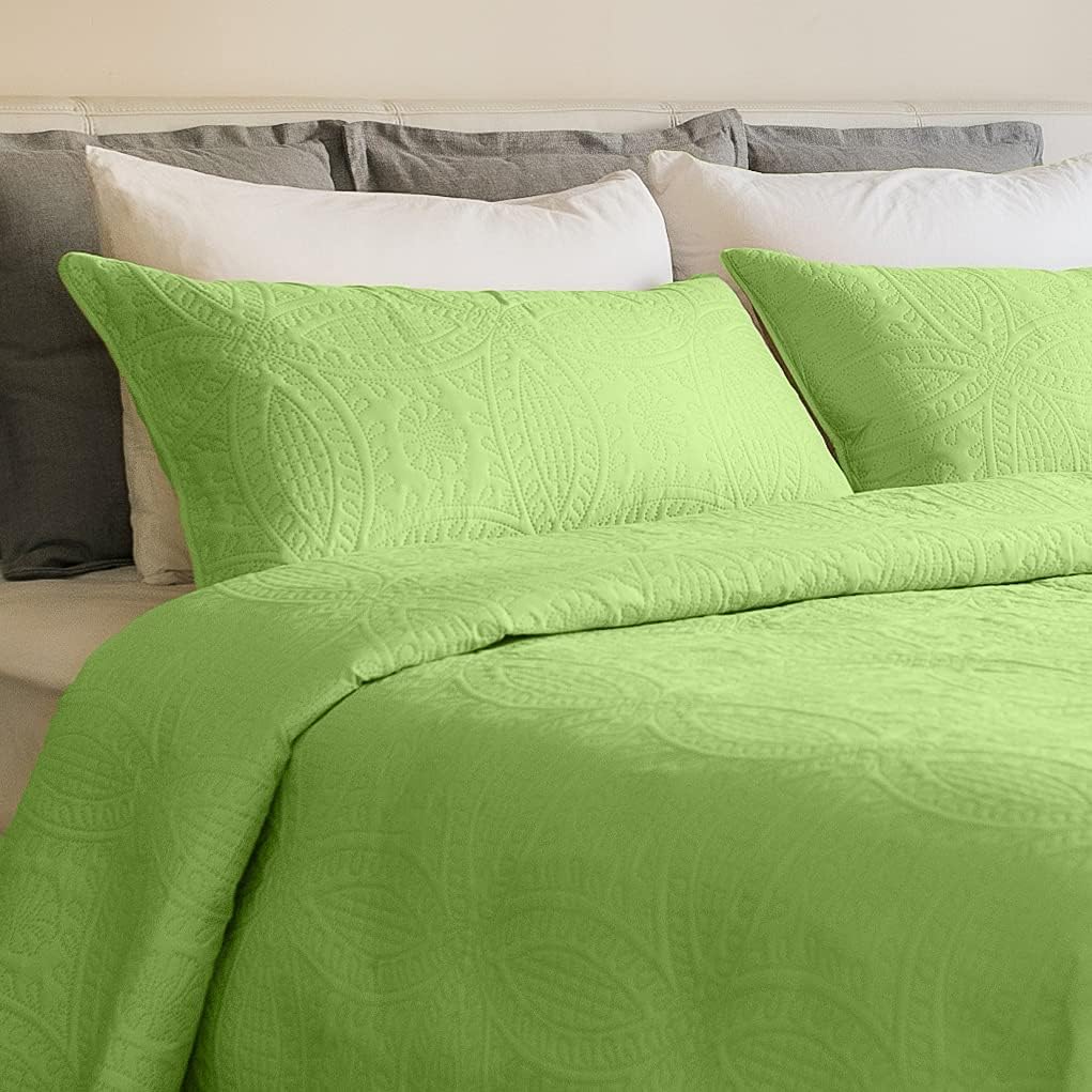 Tomatillo Green King Microfiber Comforter Set with Pillow Shams