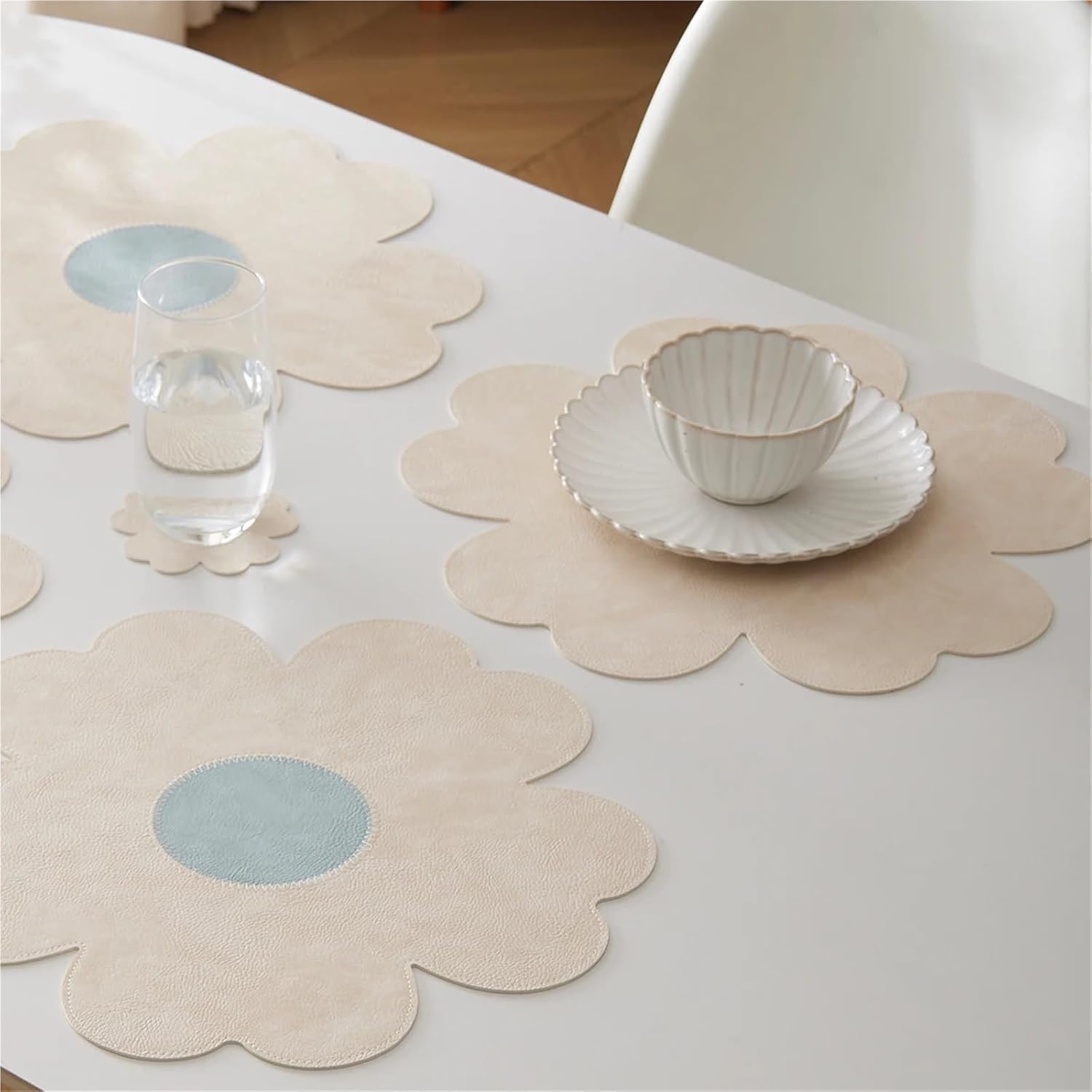 Irregular Shape Flower Leather Placemats Set Oil-Proof Waterproof Dual-Sided Place Mats for Kitchen Bistro Tables Bars Coffee(8pcs)