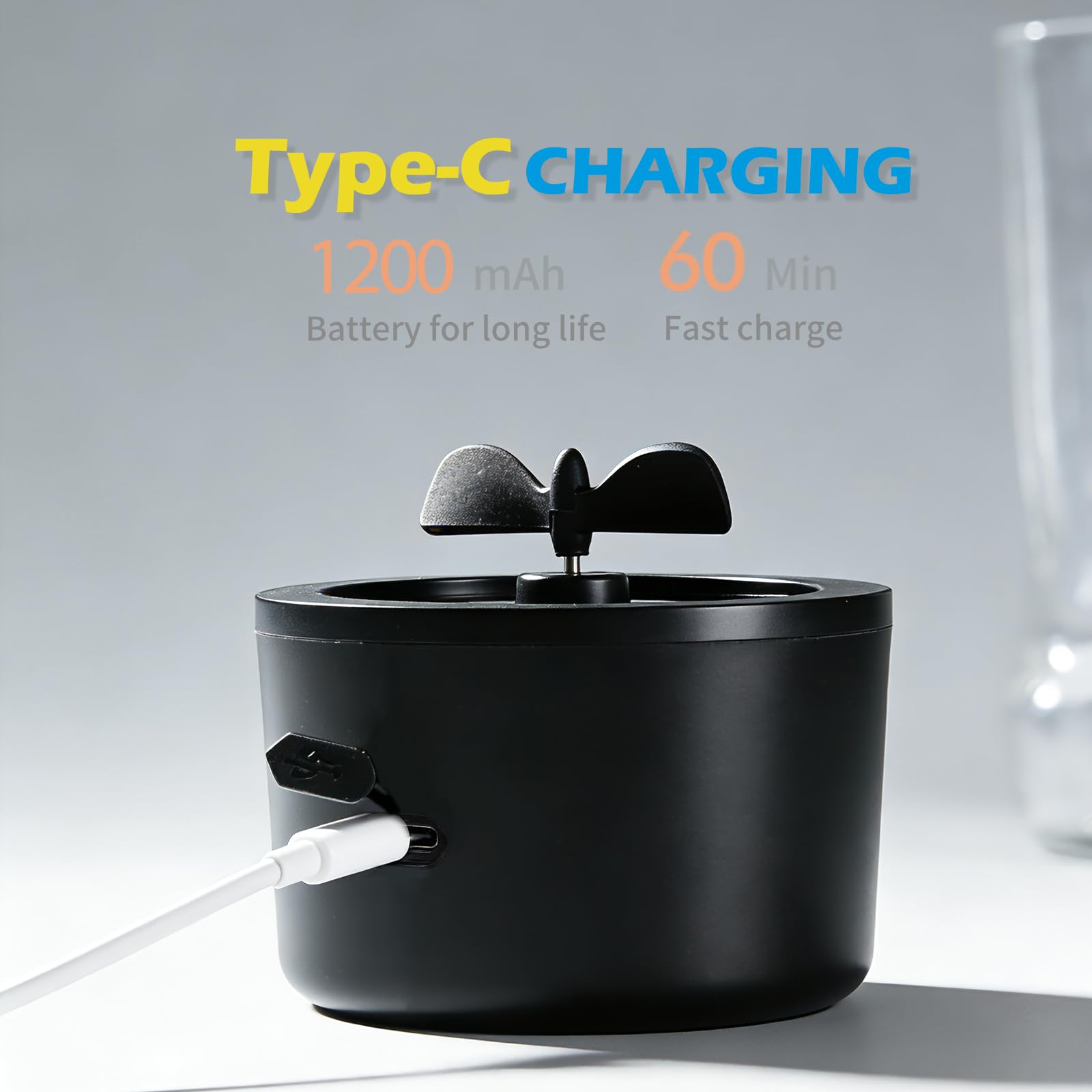 Whirlpower - Botella mezcladora eléctrica, 34 onzas para mezclas de proteínas, sin BPA, vaso mezclador portátil, vasos recargables y batidos de reemplazo de comidas (negro)