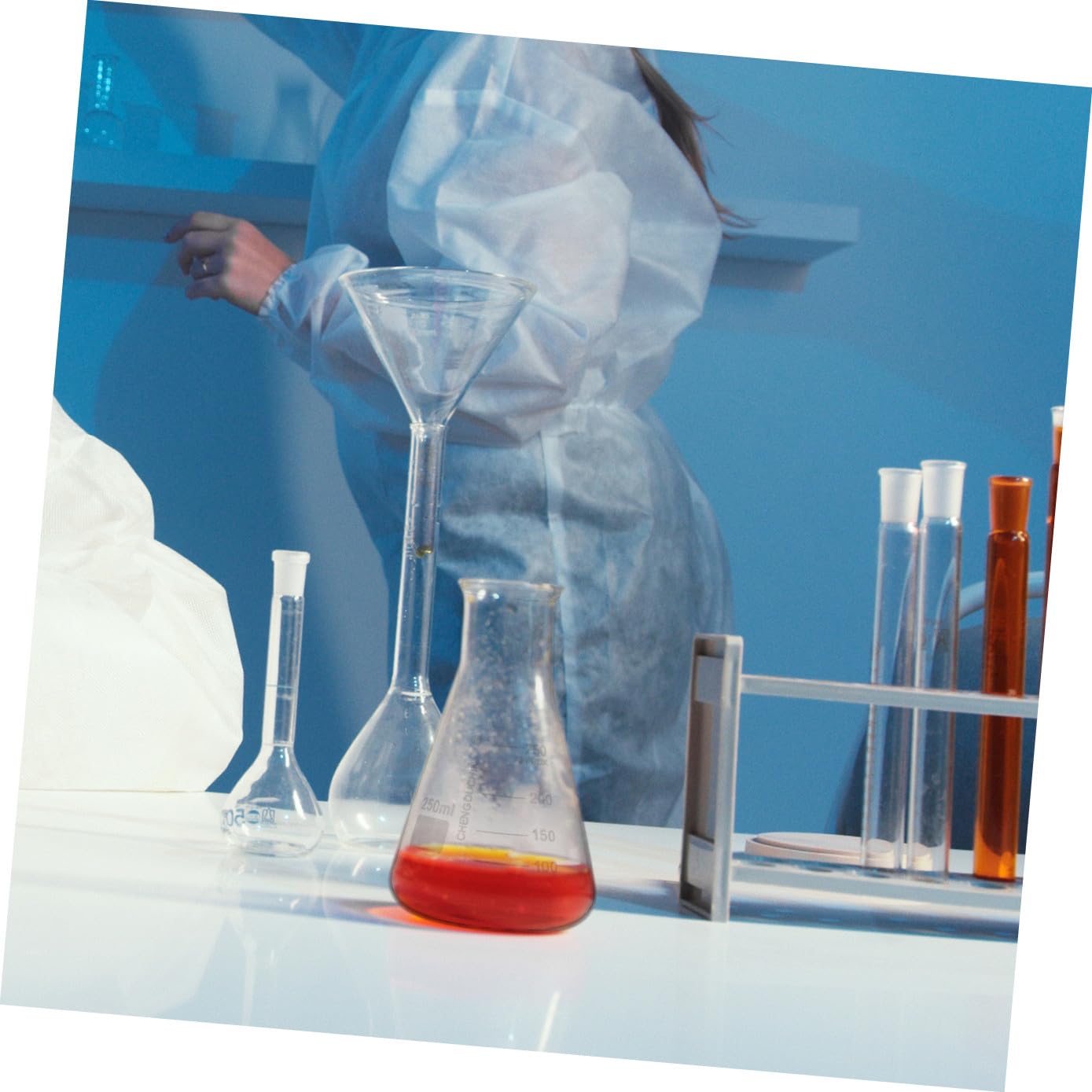 Laborgeräte Satz mit Messzylinder 100ml und 250ml aus Glas Präzises Messbecher Satz ohne Seitenleckage für Labor und Schule