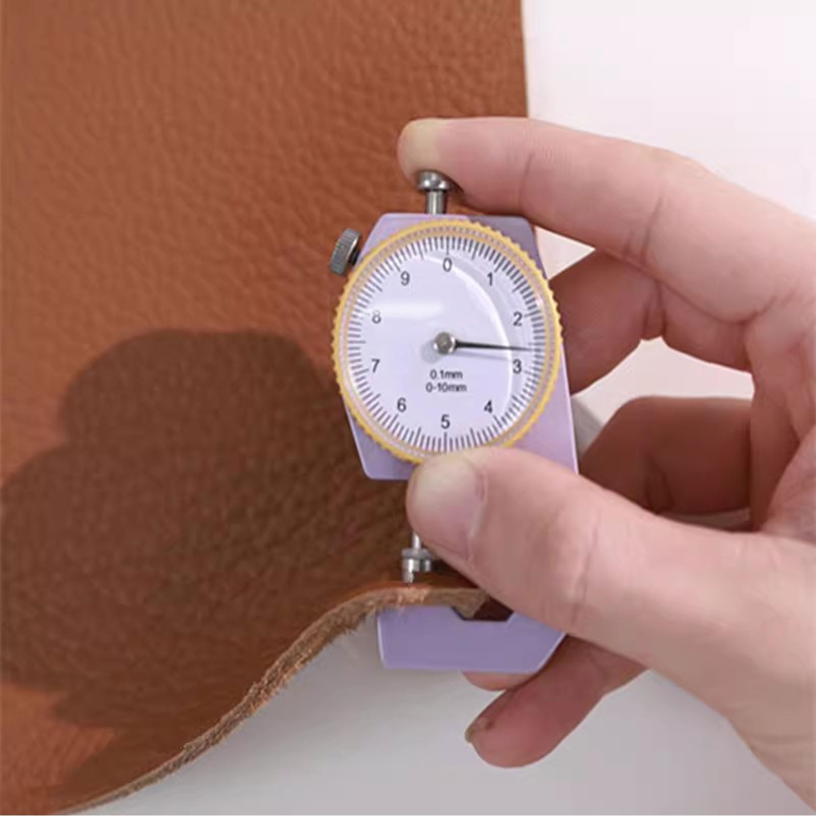 Yinian Piel de Vaca Piezas de Cuero de Grano Completo de 2.6 mm de Grosor Cuero de Vacuno Cuero Genuino curtido Cromo for Bricolaje, Cinturón, Billetera, Sofá, Asiento de Coche(Color:Brown 100x100CM)