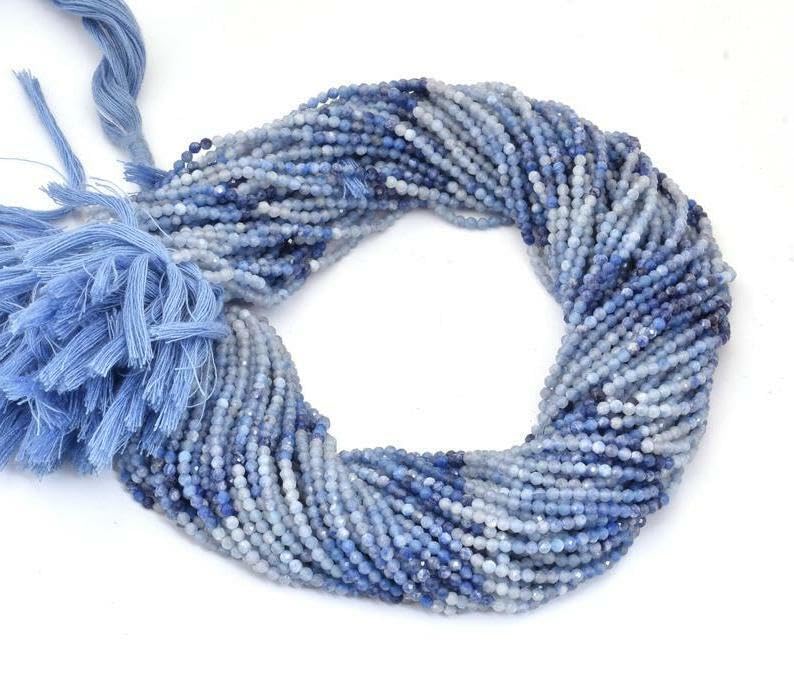 Opale bleue naturelle perles de gemmes ombragées pour concevoir un bijou chargé d'histoire
