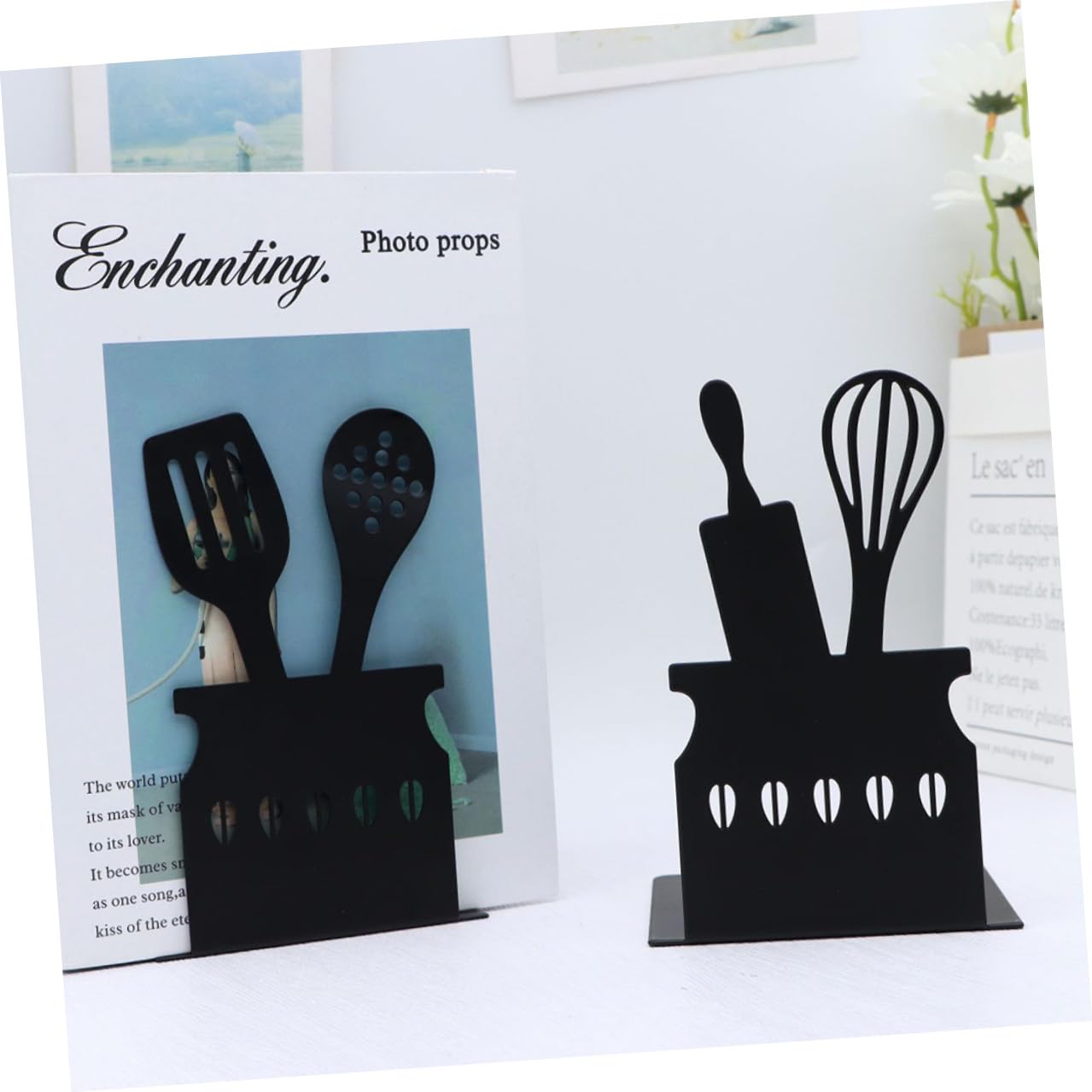UKCOCO Sujetalibros de Metal Negro Acabado Pulido y Resistente, Pack de 2 Piezas Adecuado para Oficina y Sala de Estudio, Soporte Sólido para Libros y Revistas