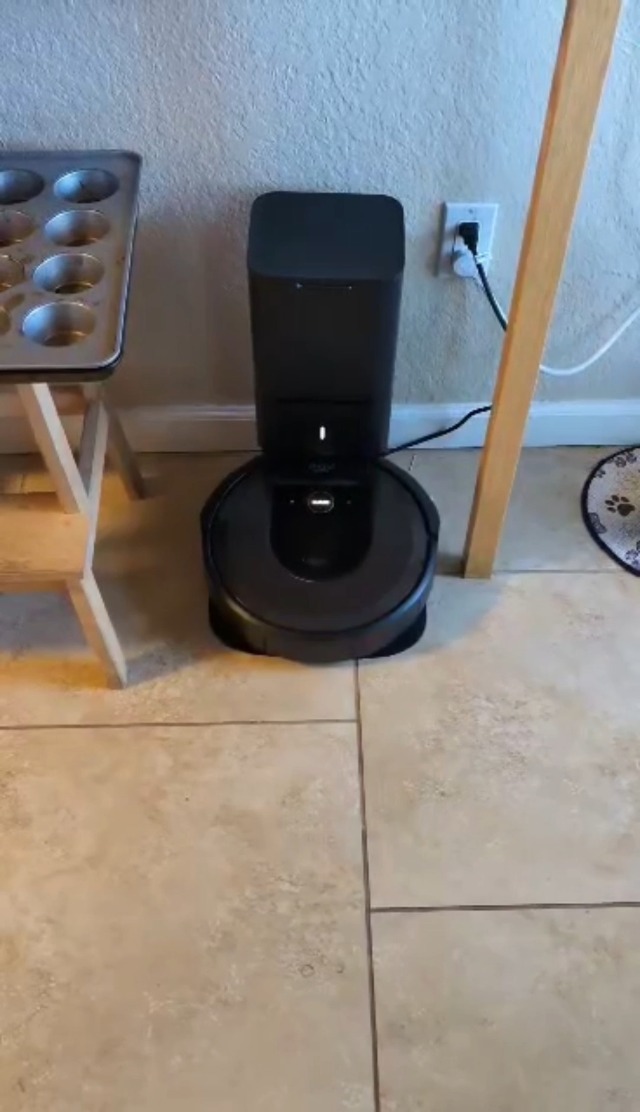 Watch HONEST review iRobot Roomba i8 on Amazon Live