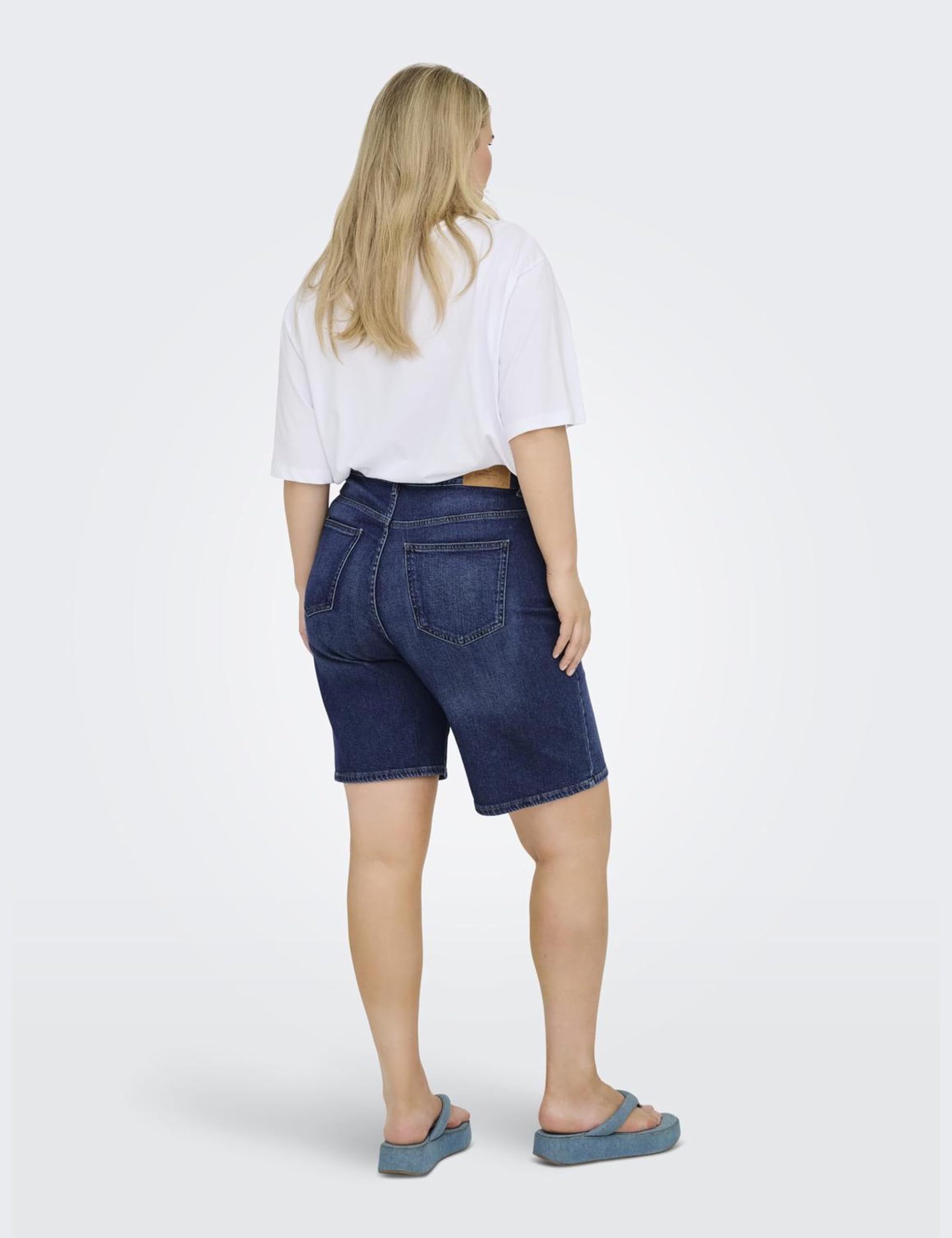ONLY Carmakoma Carsonny HW Wide Dnm Nas843 Noos-Pantalones Cortos para Mujer