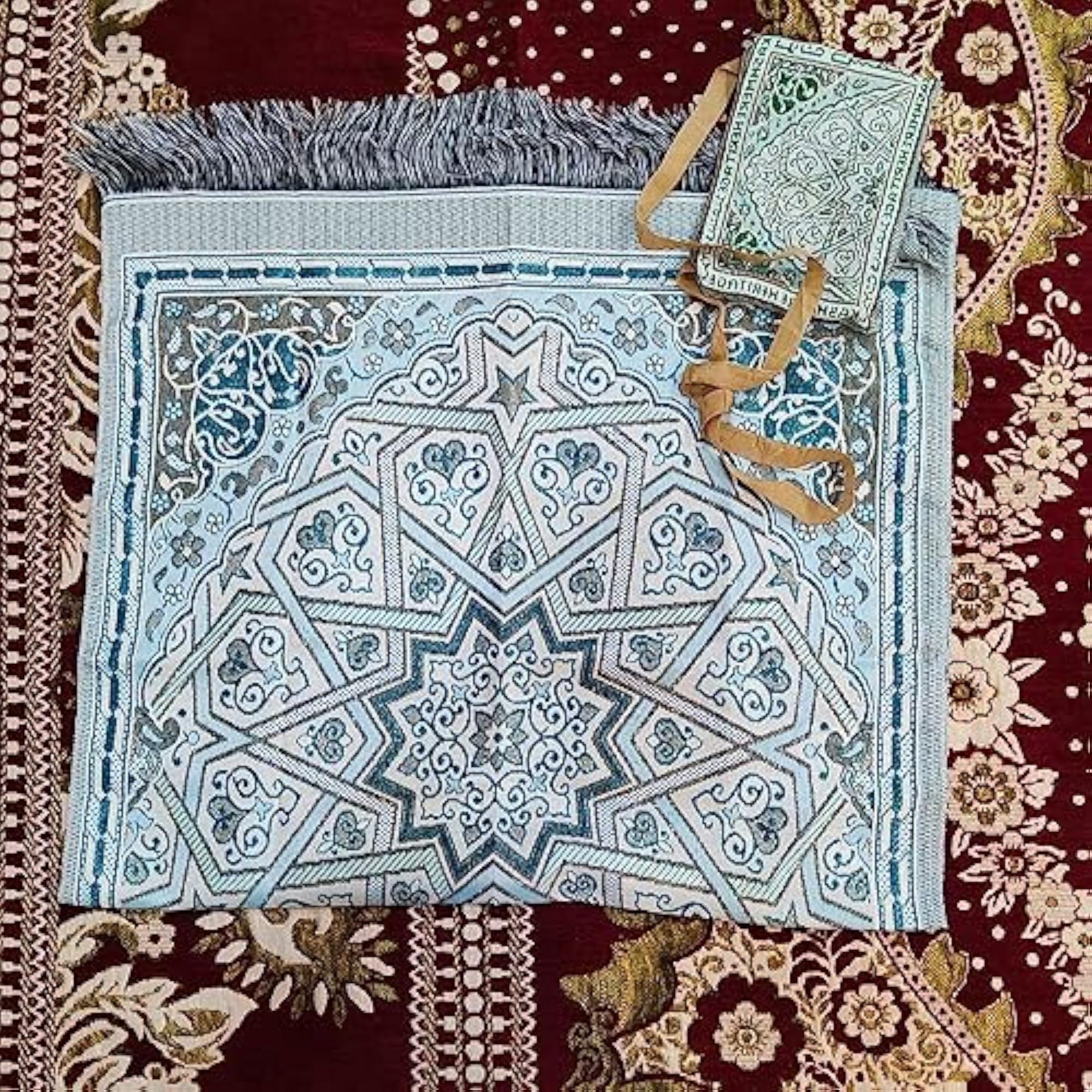 Foldable Pocket Size Waterproof Travel Prayer Mat