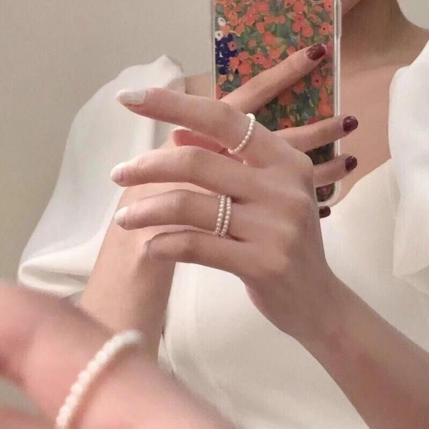 Rrdaily 5Pcs Pearl Rings for Women,Vintage Stretch Beaded Stackable Rings Adjustable Thin Dainty Handmade Pearl Jewelry Statement Band Ring