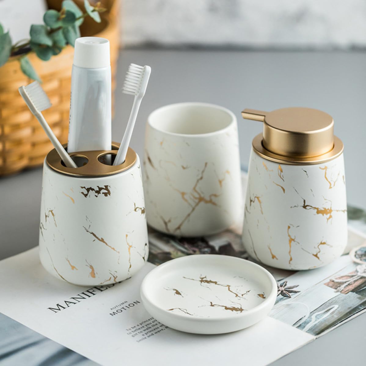 Set Accessori Bagno Ceramica Bianco Due Tazze, Flacone e Vassoio | Organizer Multiuso, Stile Semplice Classico, per Lavaggio e Igiene Quotidiana