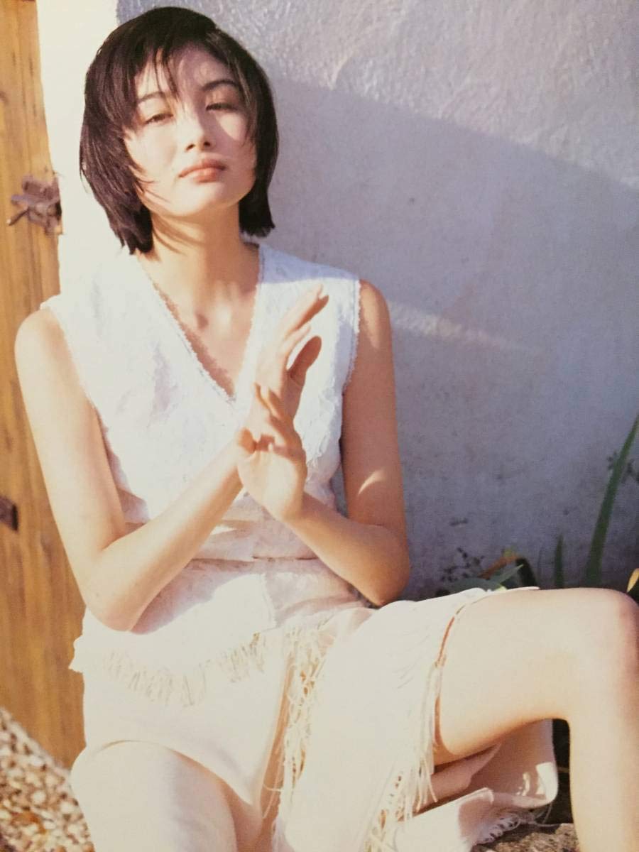 Amazon.co.jp: 古本 帯なし 写真集 PLaGe 小島聖 撮影:久保田昭人 女優