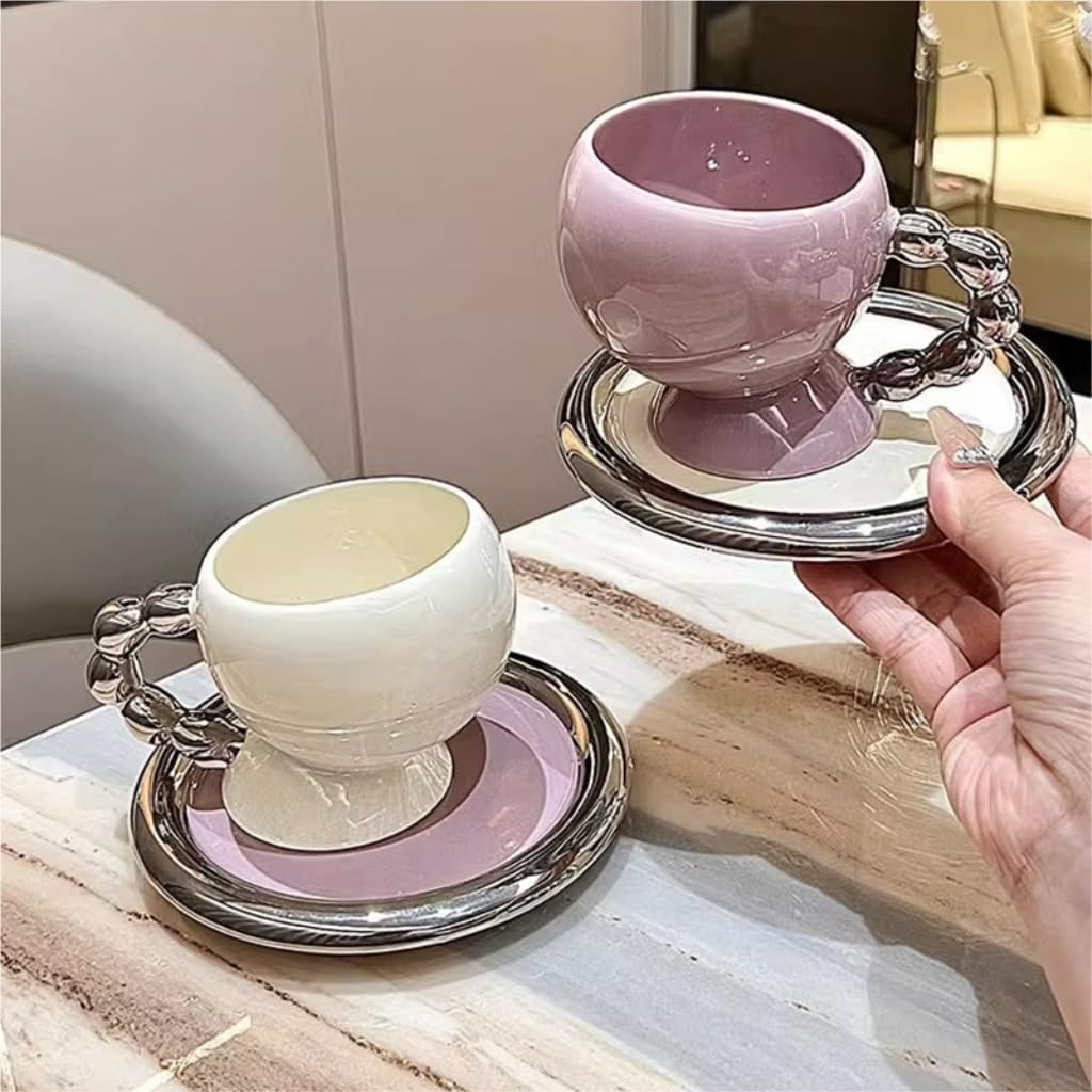 Herbata herbaty, Wysokiej jakości zestaw ceramicznych filiżanek i spodków