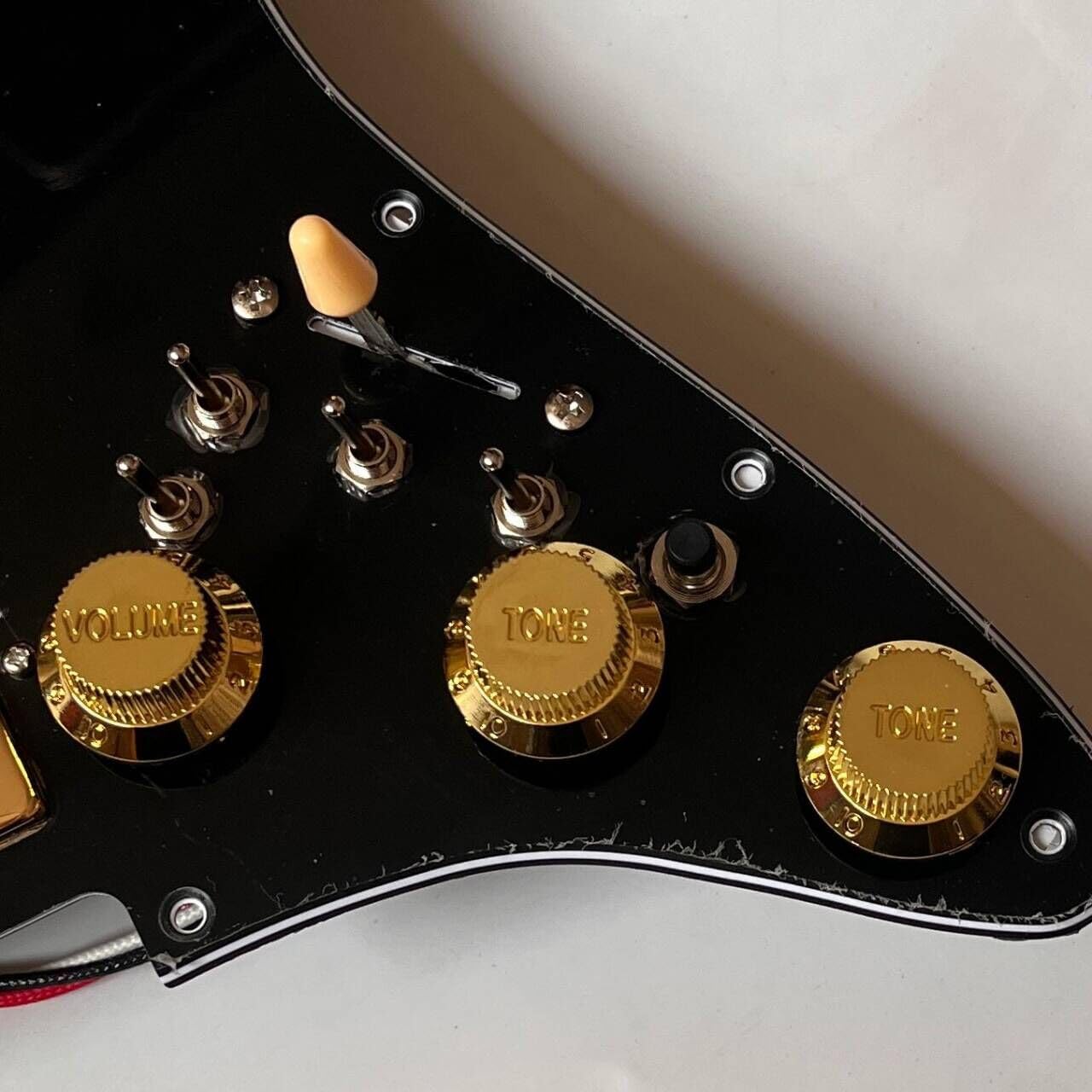 HHH Guitar Prewired Strat Loaded Pickguard Set with Gold Housing Alnico 5 Humbucker Pickups Coil Splitting Multi Switch Harnesses for Fender St Electric Guitar Replacement Parts