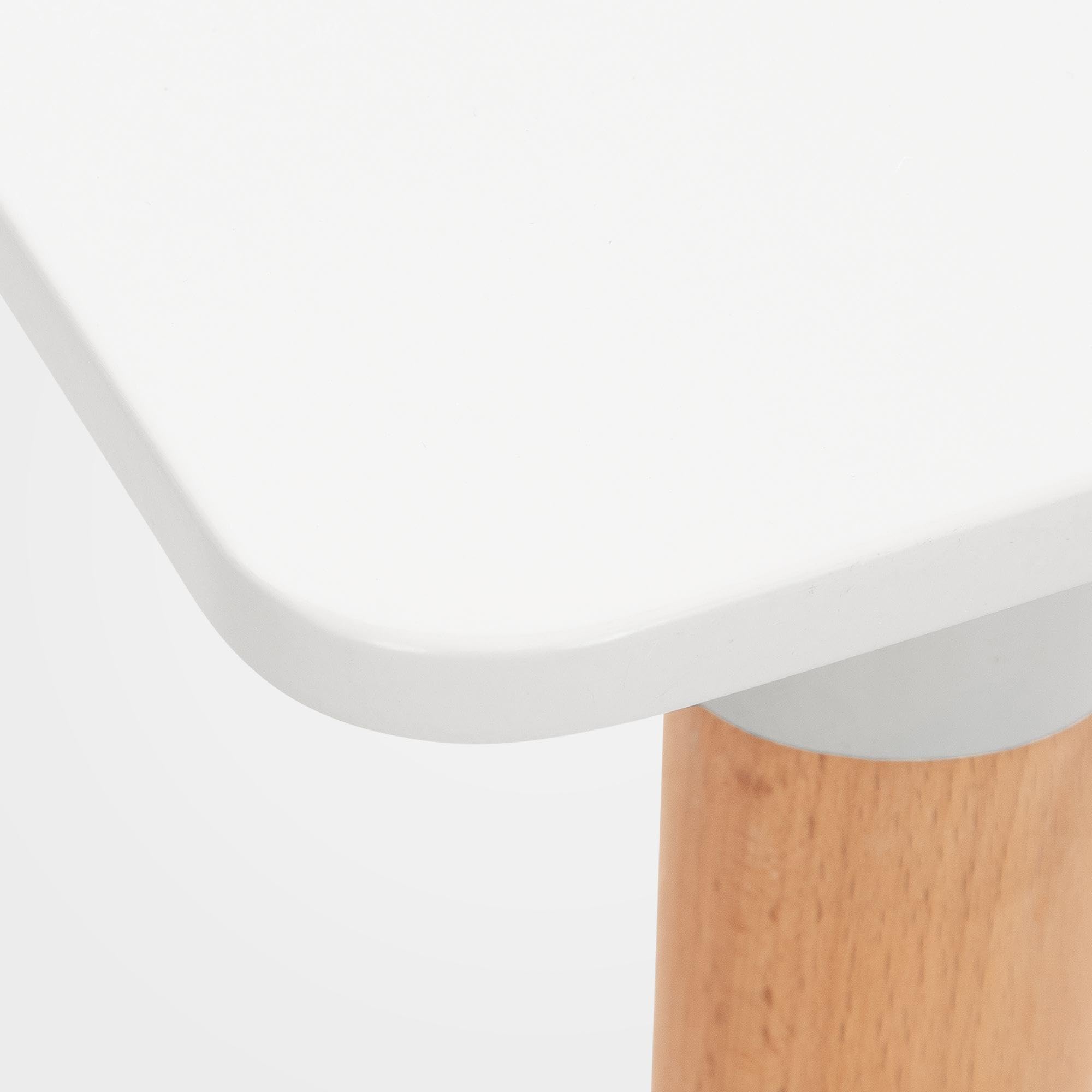 CLP Küchentisch Viborg I Esstisch Im Skandinavischen Design Für Wohnzimmer Mit MDF Tischplatte I Buchenholzgestell, Justierbare Bodenschoner, Farbe:weiß, Größe:60 cm