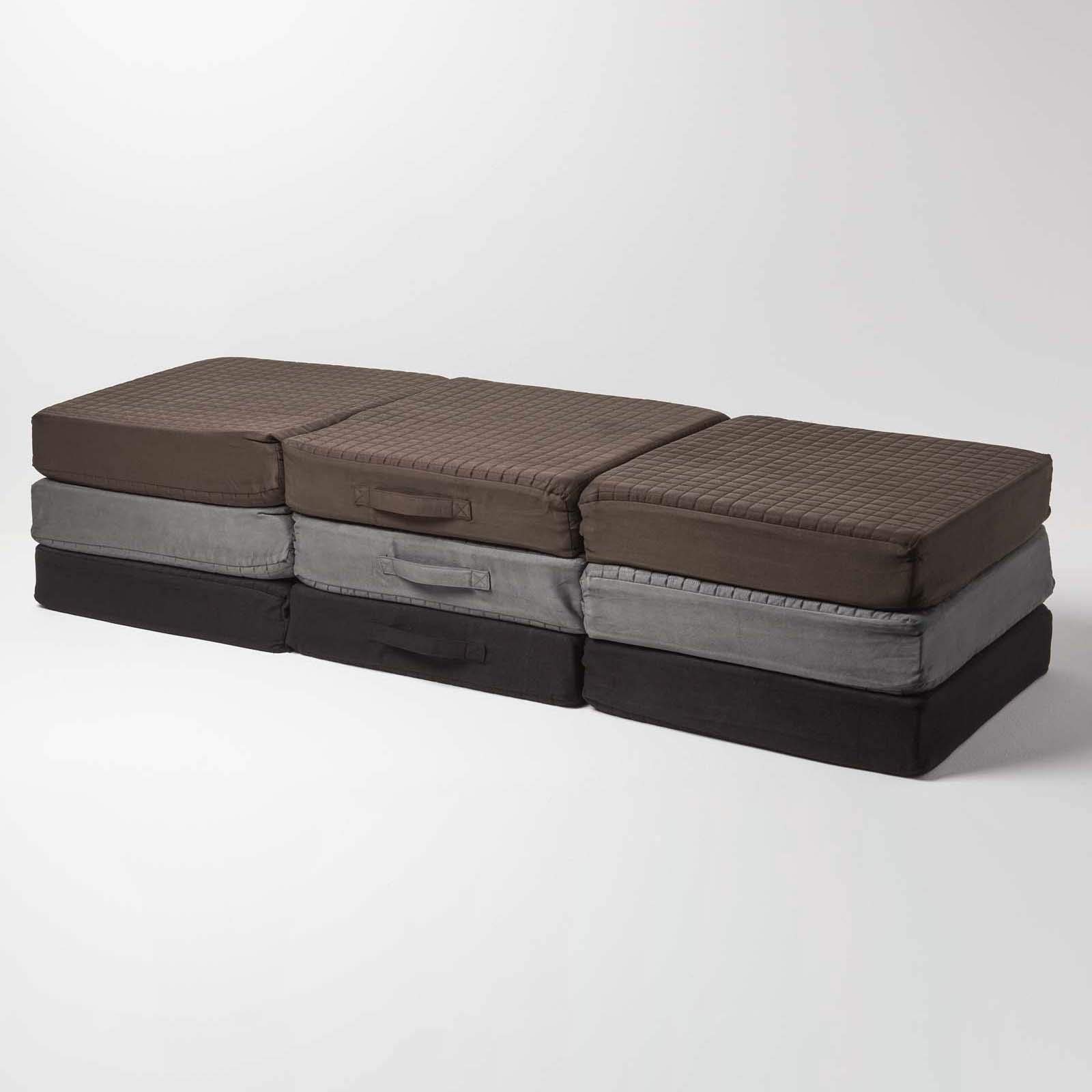 HOMESCAPES Cojín acolchado de 3 plazas con funda extraíble de 150 cm de largo y 10 cm de profundidad, de espuma ortopédica grande, cojín de asiento de sofá con funda lavable de gamuza sintética suave