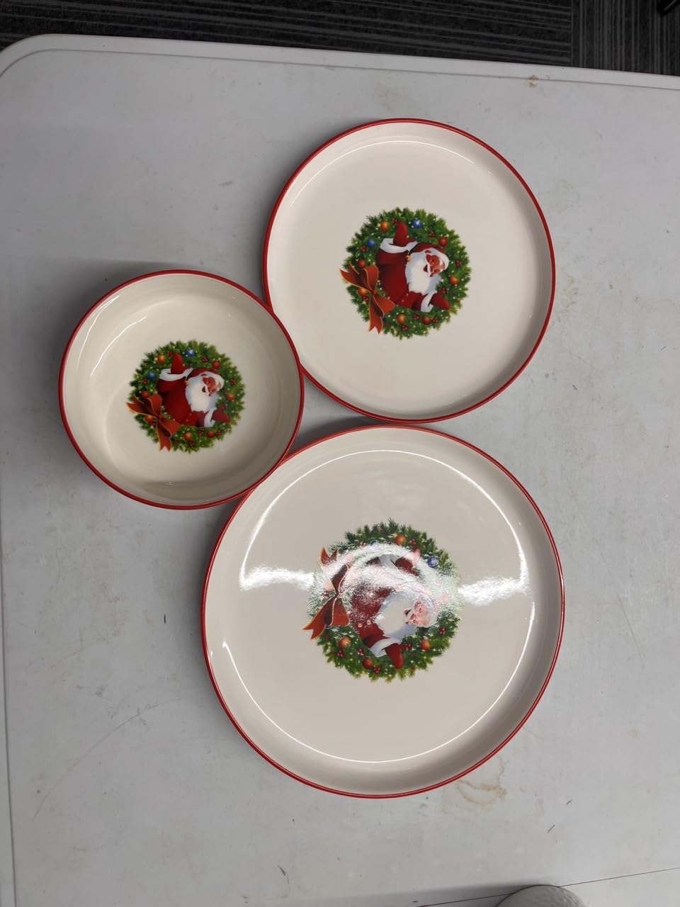 MALACASA Plates and Bowls Sets, 24 Pieces Christmas Porcelain Dinnerware Set for 8, Ceramic Dishware Dishes White Kitchen Dinner Dining Ware Set, Microwave and Dishwasher Safe, Series LUNA-Santa Claus