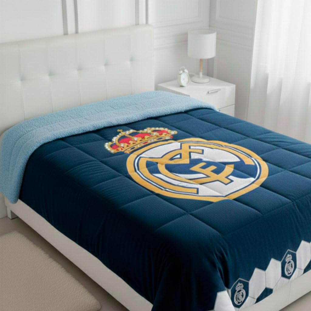 Real Madrid C.F. Edredón Borrego Sherpa Sedalina Aterciopelada con Escudo Centrado para Cama 90-105 cm (180 x 260 cm) Oficial Blanco y Dorado