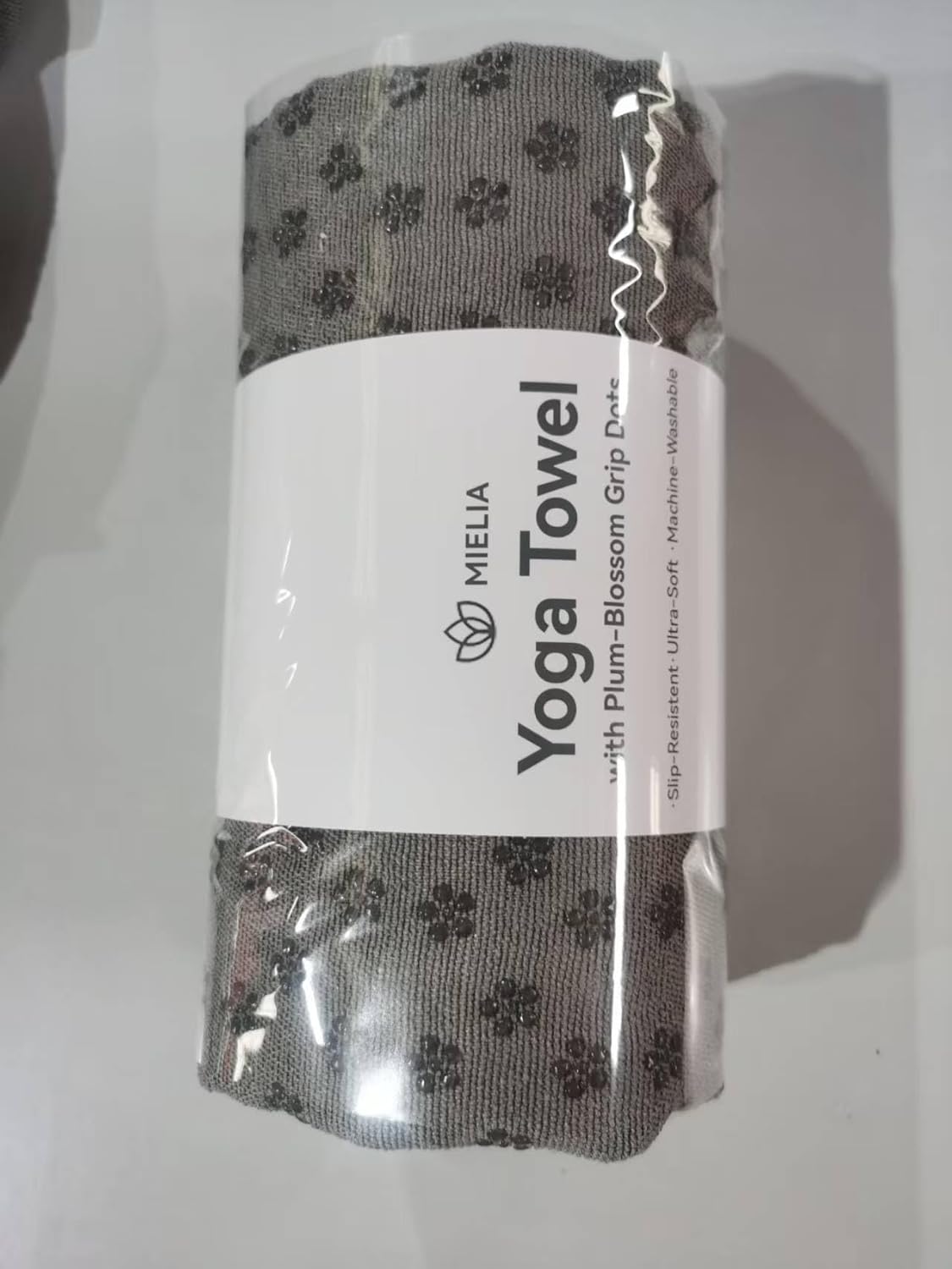 MIELIA Hot Yoga Towel – Microfiber Non-Slip Yoga Mat Towel with Grip Dots, Sweat Absorbent & Quick Dry, 72″x24.5″ for Hot Yoga, Pilates & Fitness