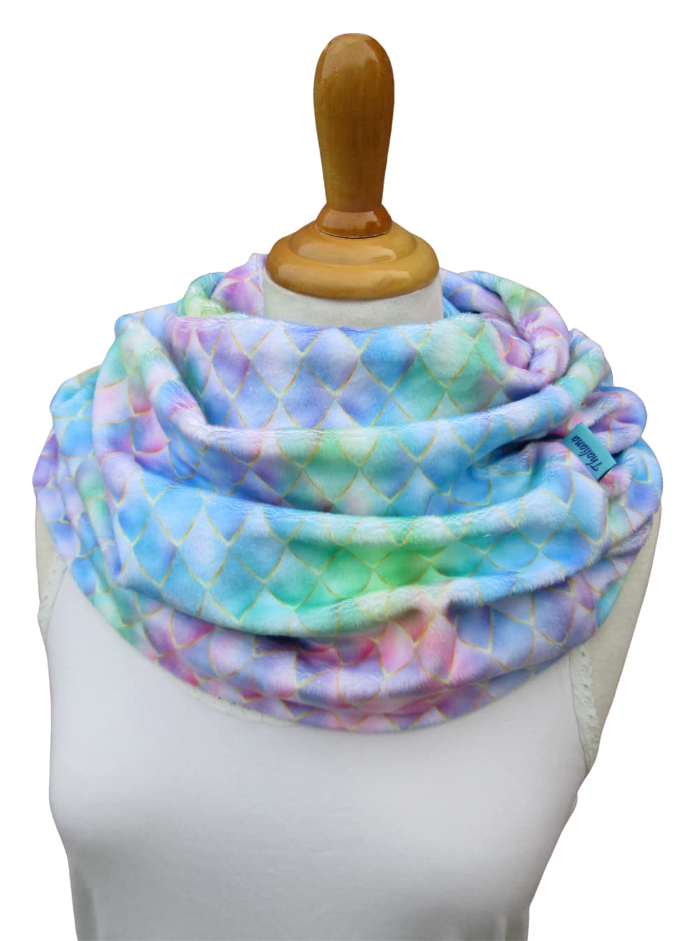 Rainbow Dragon in pastell romantischer kuscheliger XL Schal mit Drachenschuppen