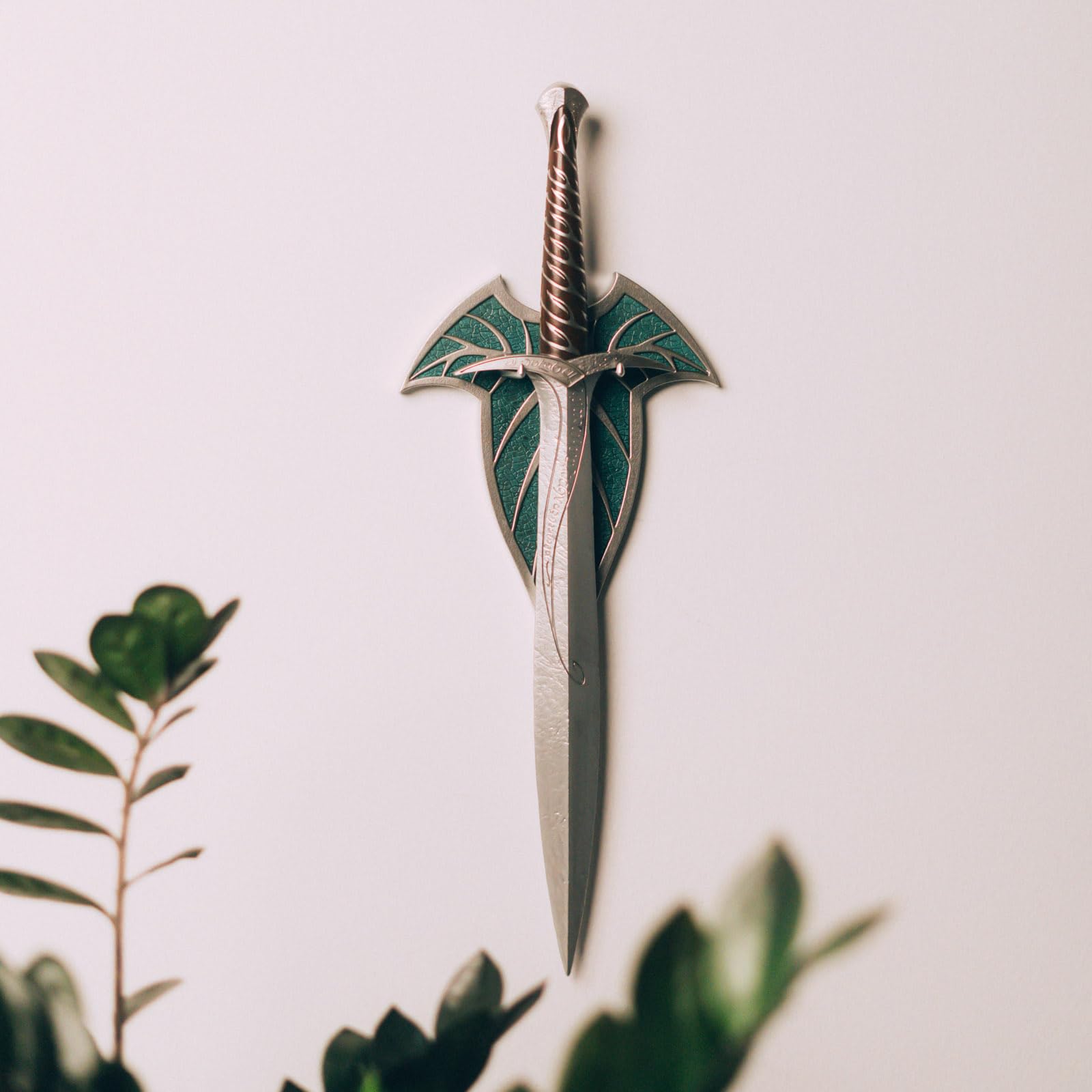 Amazon.com: Grupo Erik Lord of the Rings Sword Lamp Collector