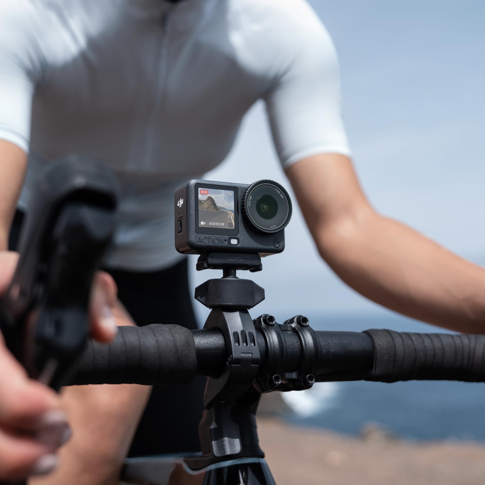 DJI Osmo Action 6 Combo Ciclismo su strada, action cam con kit accessori per ciclismo su strada, batteria da 4 ore, fotocamera 4K ideale per avventure in bici su strada e in città