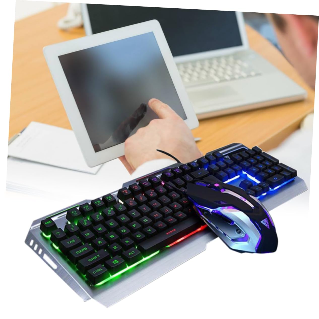 UKCOCO Clavier USB Rétroéclairé LED avec Souris Gamer Mécanique Clavier Gaming Stylé