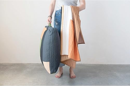 Miniatura 2 de Creative Co-Op Puf de retazos de algodón acolchado reciclado con almohada, 24 pulgadas de largo x 24 pulgadas de ancho x 8 pulgadas de alto,