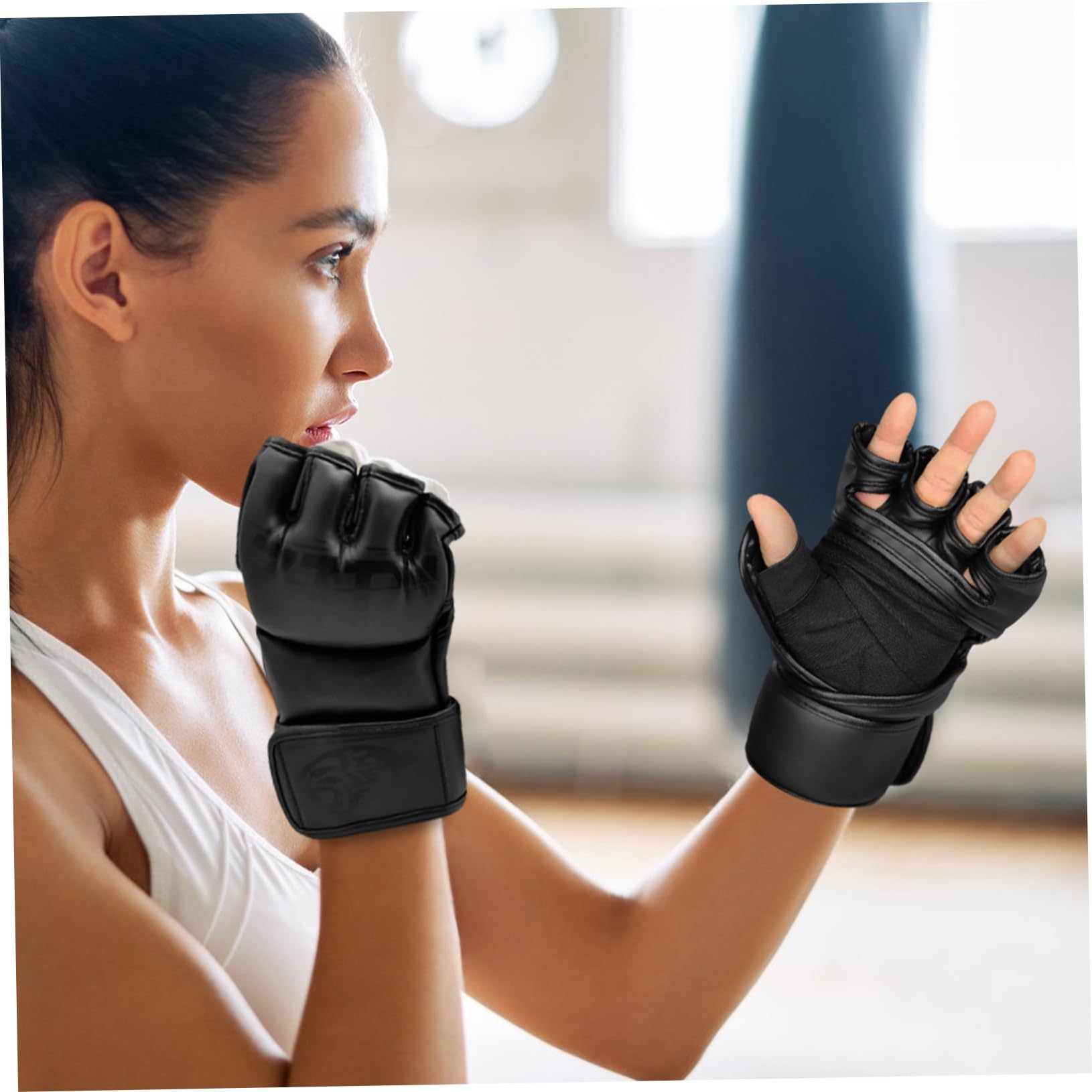 Guanti da Combattimento Mma Design a Mezza Dita, Protezione Mani per Sparring e Allenamento, Materiale Pu e Poliestere, Nero