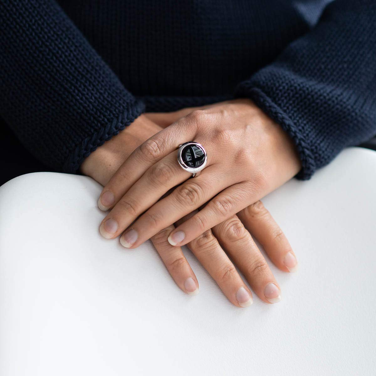MATERIA by Matthias Wagner Damen Ring Onyx Edelstein 925 Silber schwarz rund rhodiniert