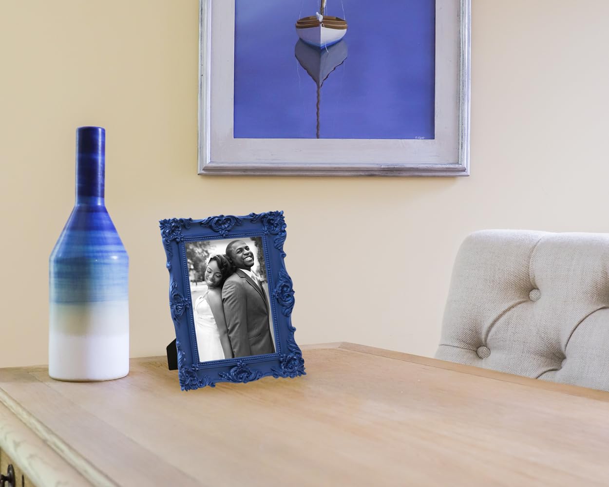Laura Ashley Cornice portafoto in resina lavorata a mano con cavalletto e gancio, per esposizione su tavolo e parete, design floreale decorativo per la casa, galleria fotografica, arte e altro (13 x