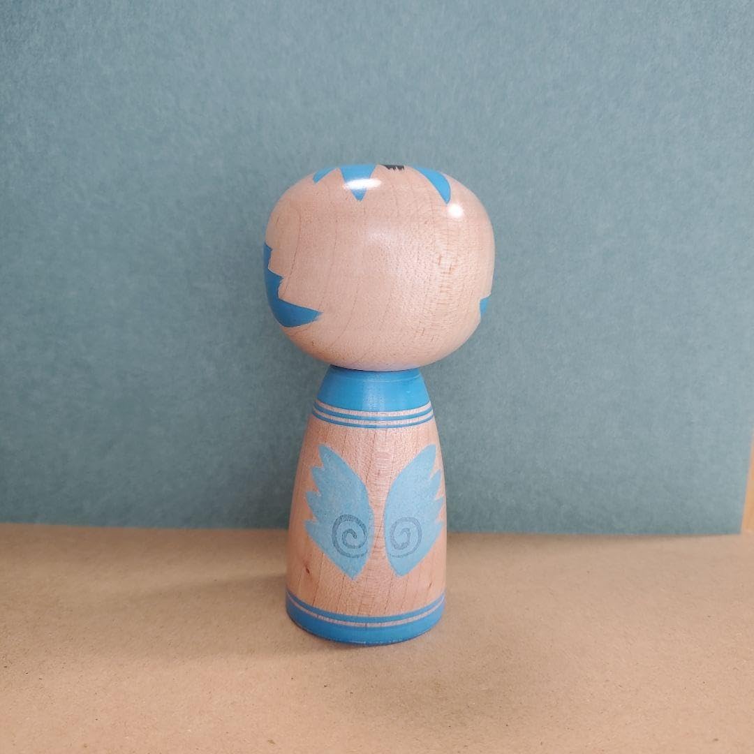 Amazon.co.jp: 梅木直美工人 猫こけし 青い天使 日本人形 : おもちゃ