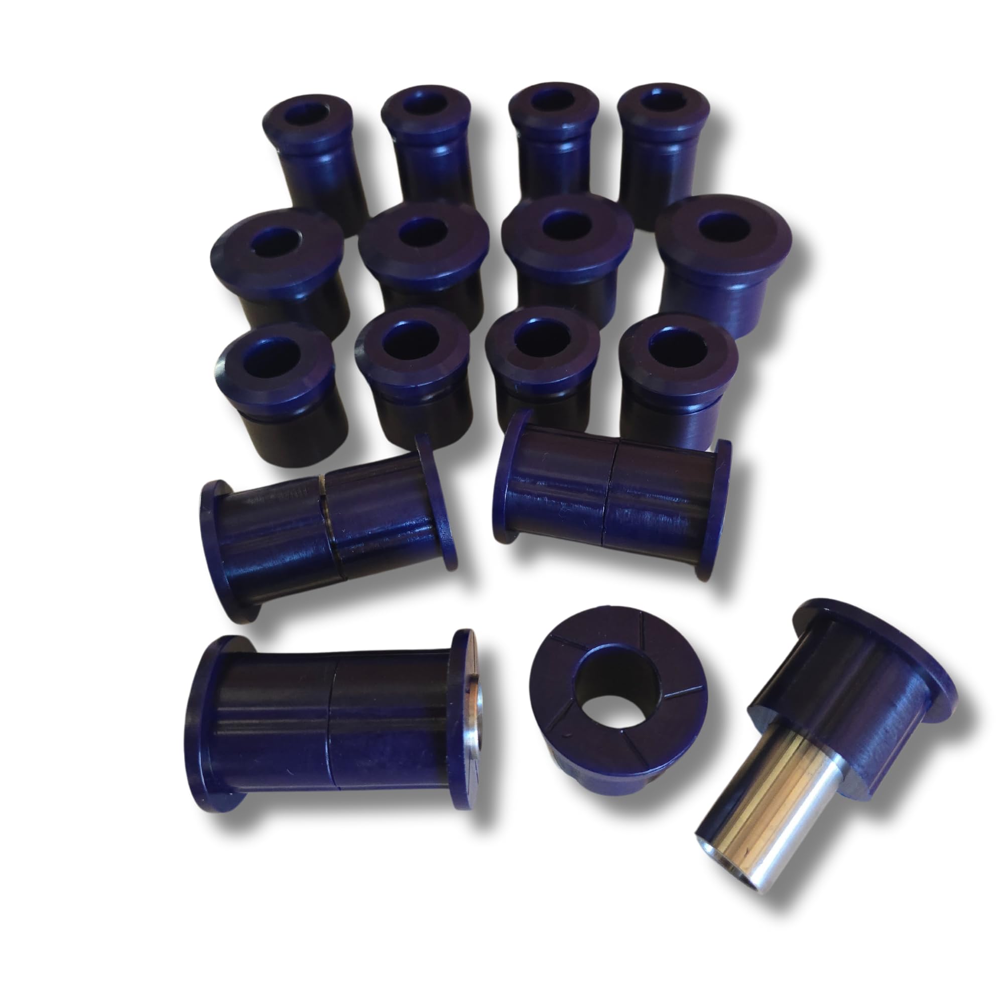 Kit complet de 16 silentblocks en polyuréthane compatible avec Nissan Patrol 160 et 260 tous les moteurs rd28 rd28t sd33 td27