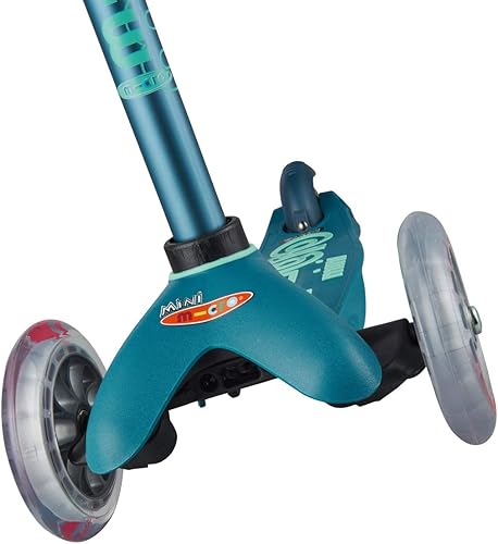 Vista 15 de Micro Kickboard - Mini Deluxe - Patinete Micro de tres ruedas de diseño suizo inclinado para dirigir Rosa