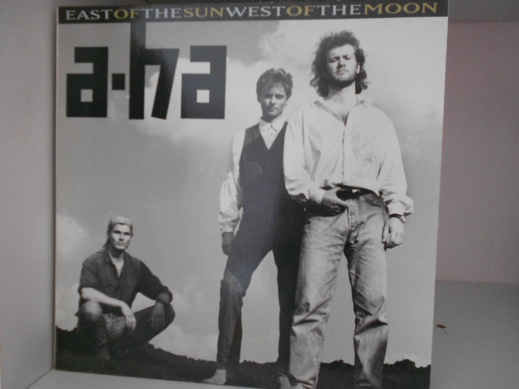 East of the sun, west of the moon (1990) [Vinyl LP] Amazon.de Musik