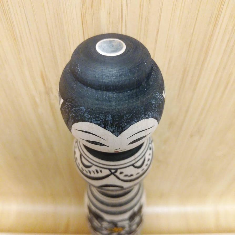 Amazon | 伝統こけし 津軽系 阿保六知秀工人 | 民芸品 | おもちゃ