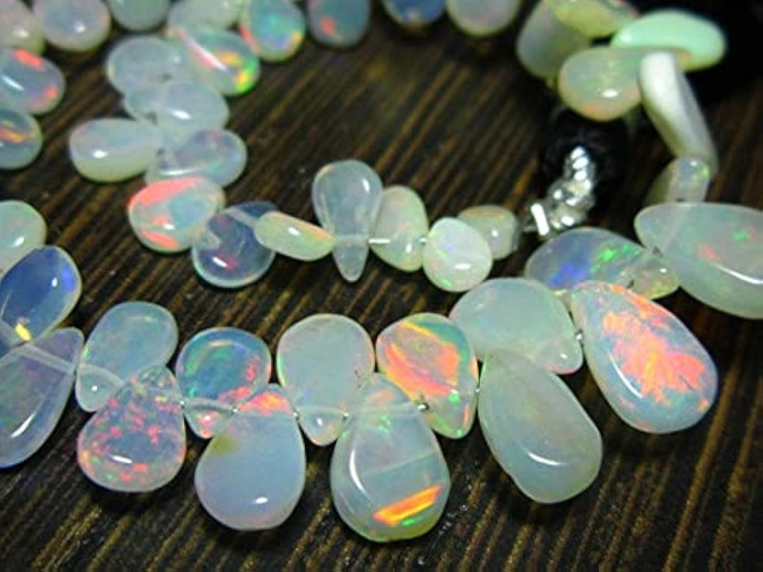 Opal de Welo d'Éthiopie LKBEADS, idéal pour créer un cadeau d'anniversaire fait main