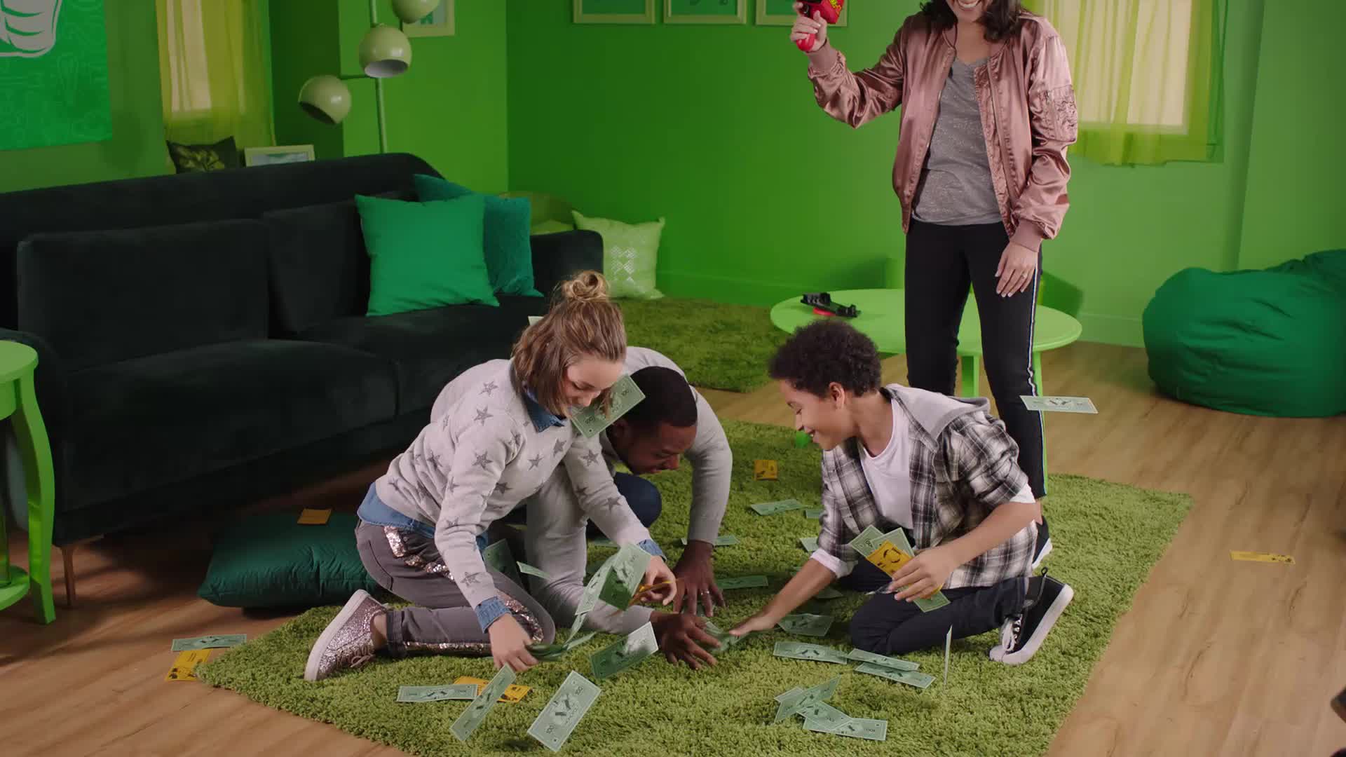 Hasbro Gaming E3037100 Monopoly Geldregen, Familienspiel mit Geldblaster, Multicolor – Bild 6