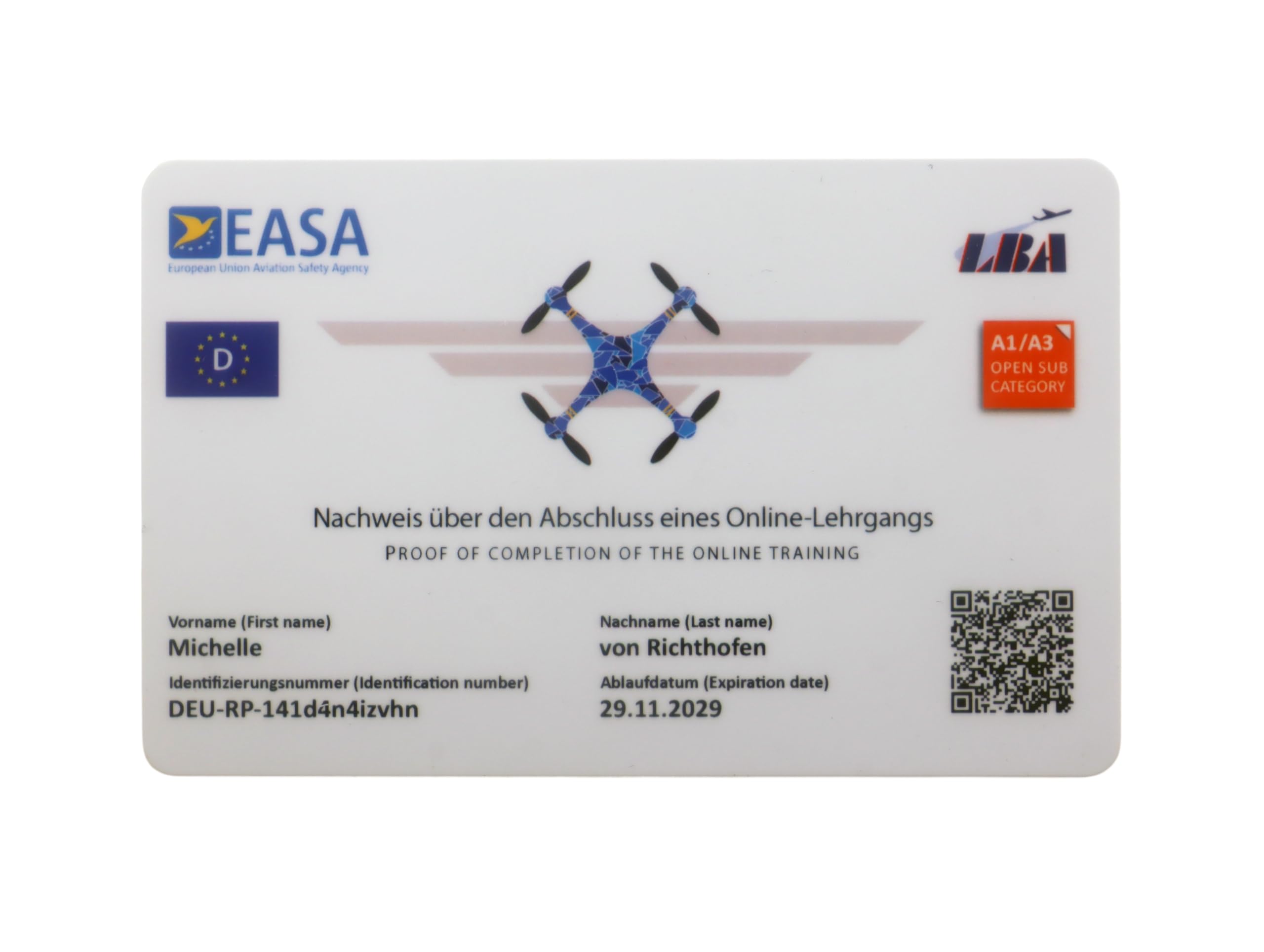 Roboterwerk Licencia de conducción de drones, prueba de competencia EASA A1/A3 y A2, tarjeta de crédito, con código QR y bandera nacional opcional, foto y datos de dirección